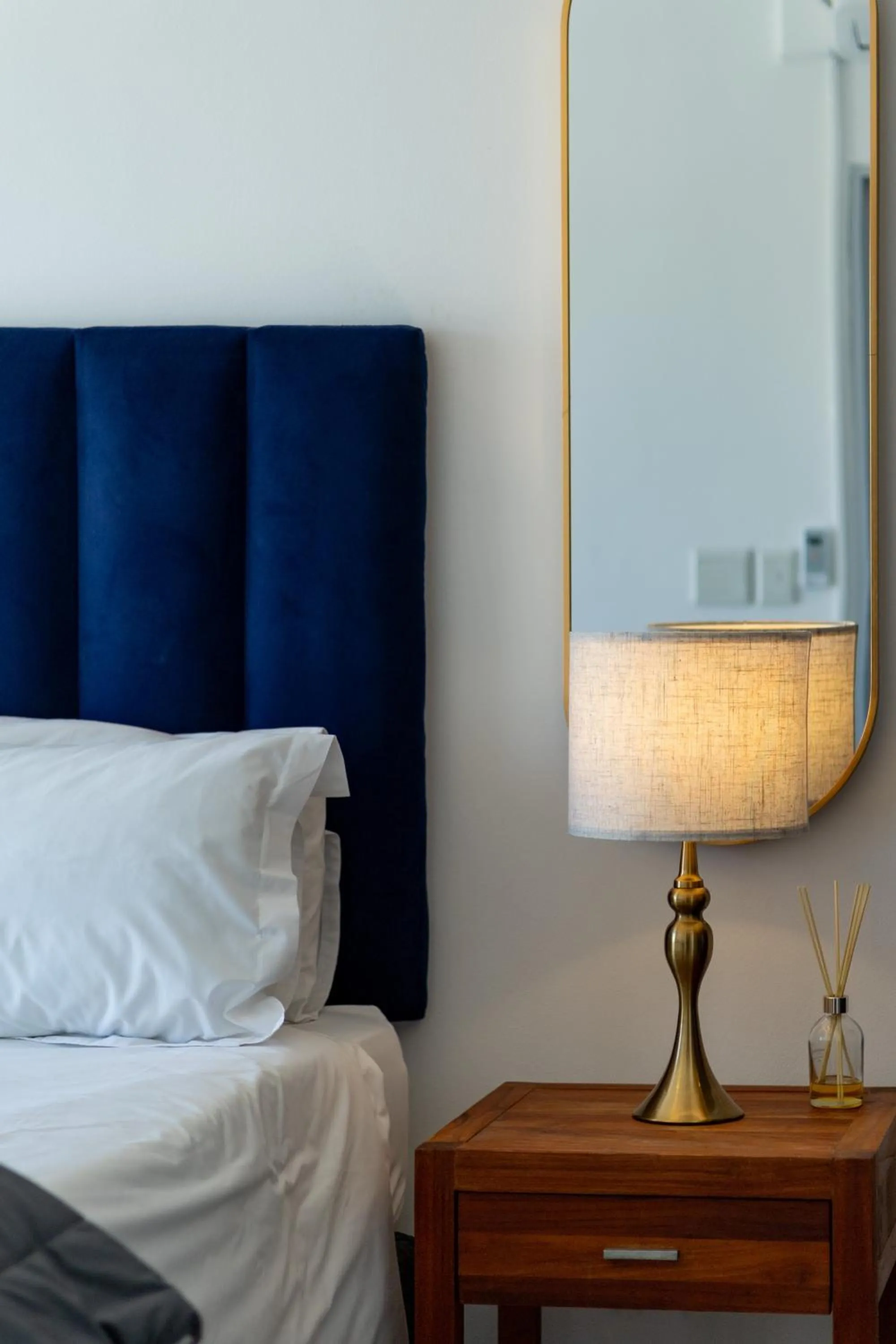 Bedroom, Bed in Citystay Apartments Century City