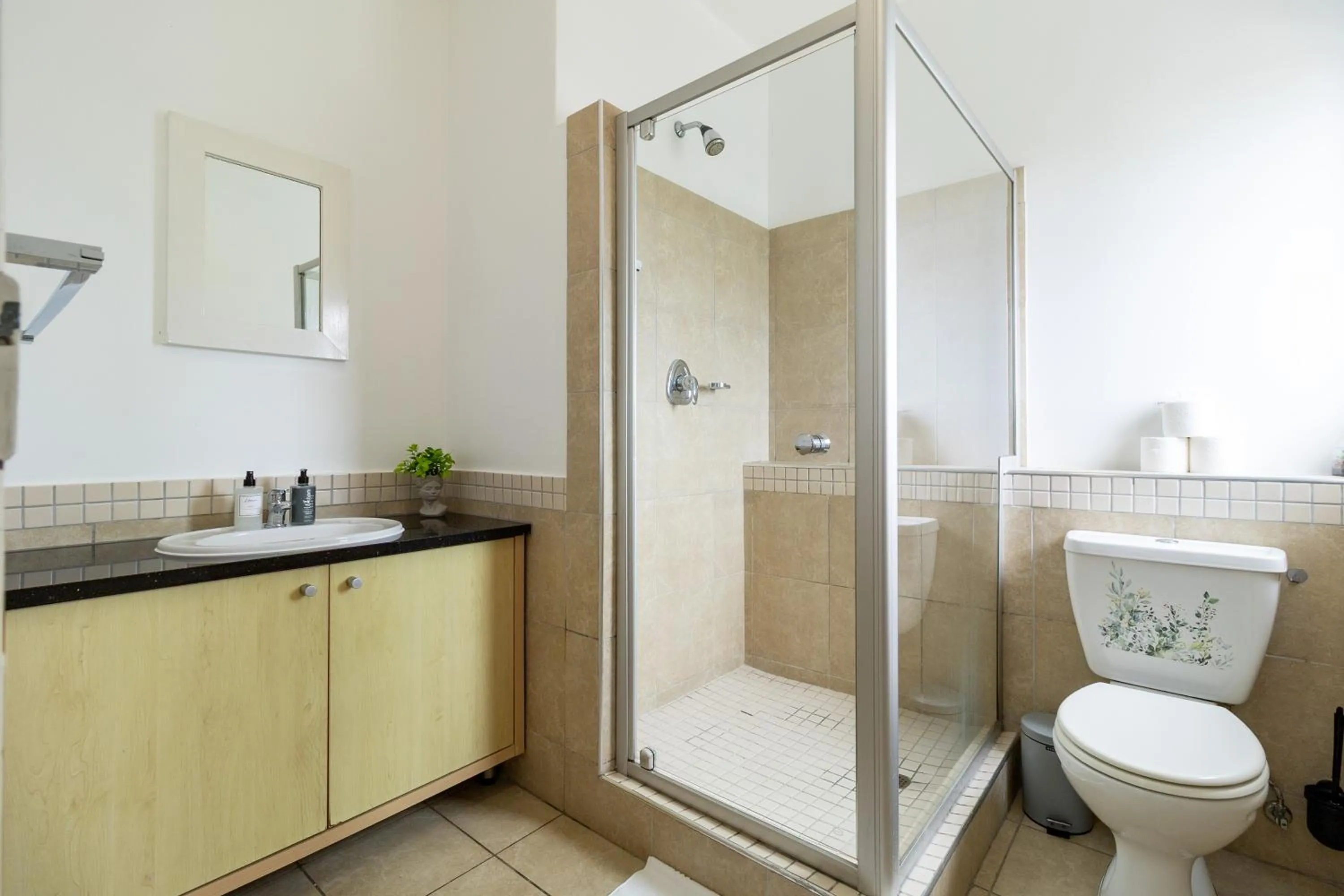 Bathroom in Citystay Apartments Century City