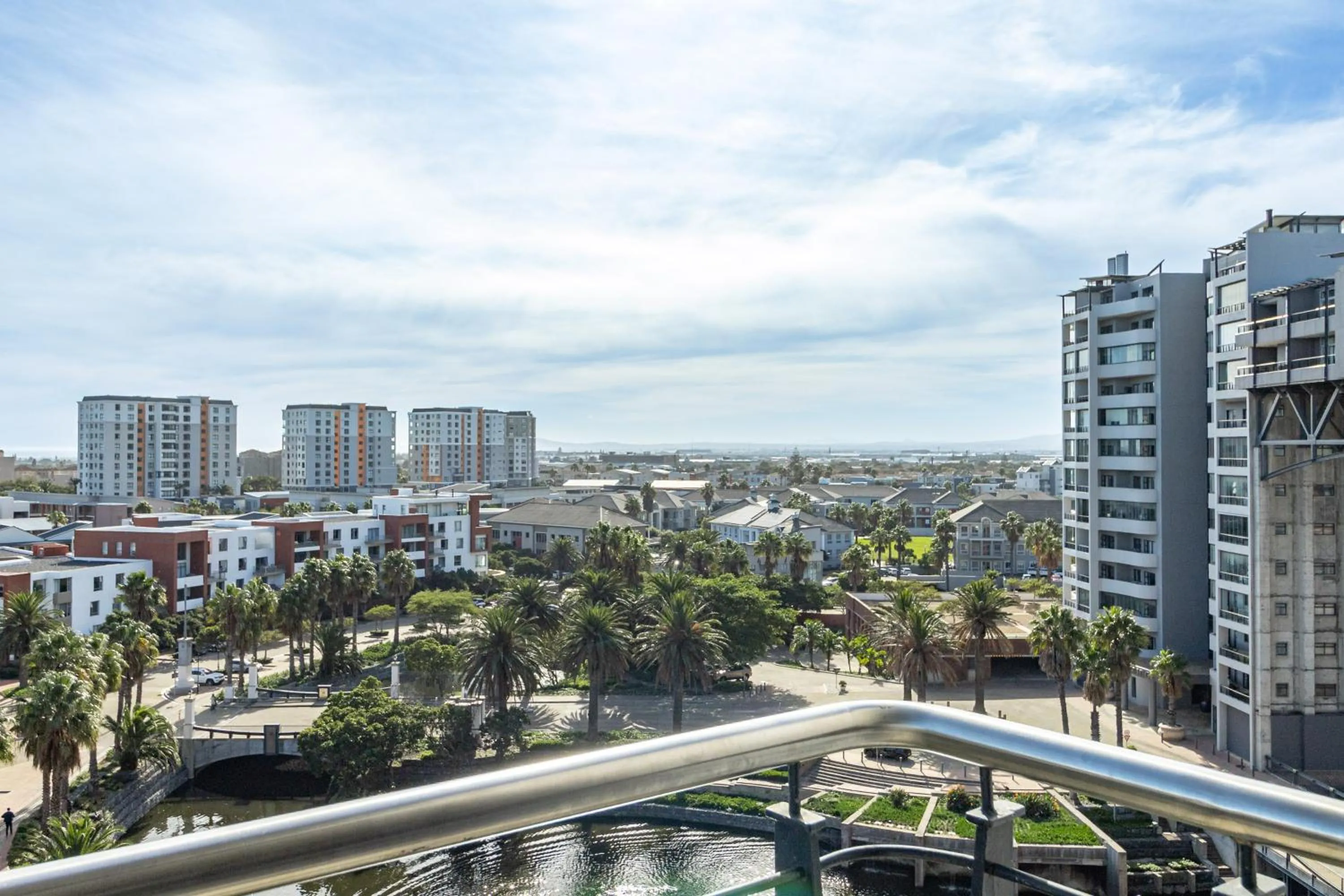 Balcony/Terrace in Citystay Apartments Century City
