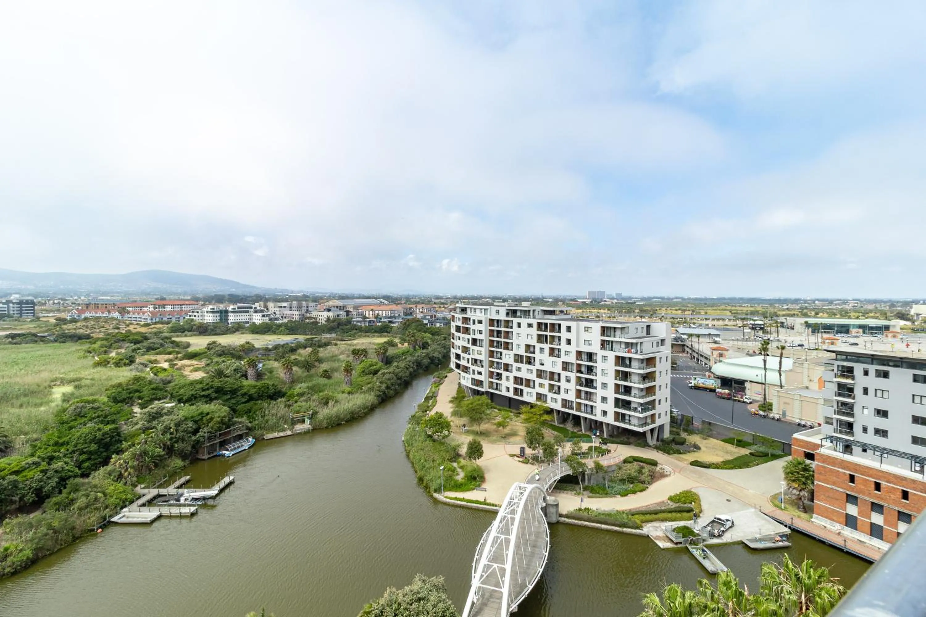 Lake view in Citystay Apartments Century City