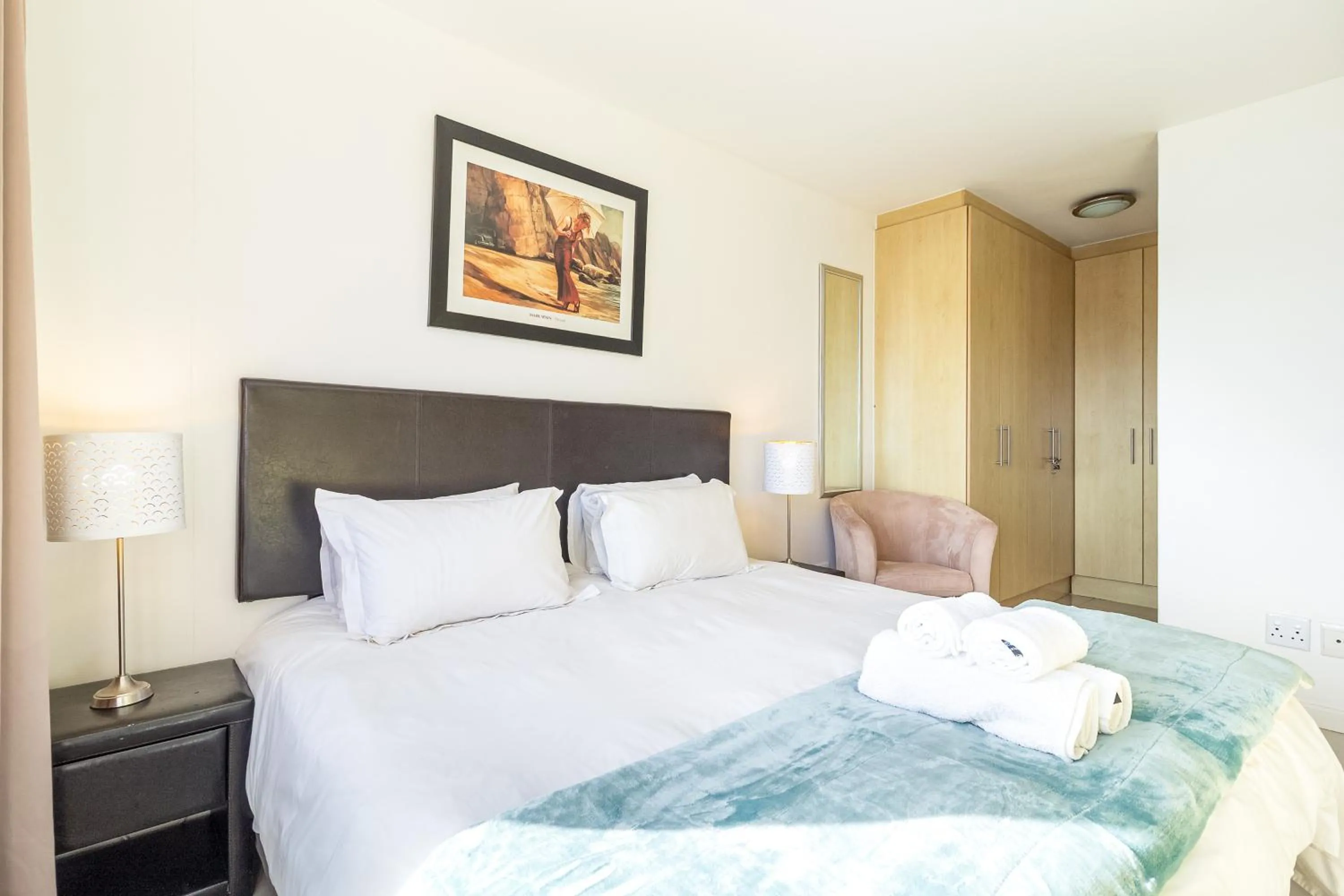 Bed in Citystay Apartments Century City