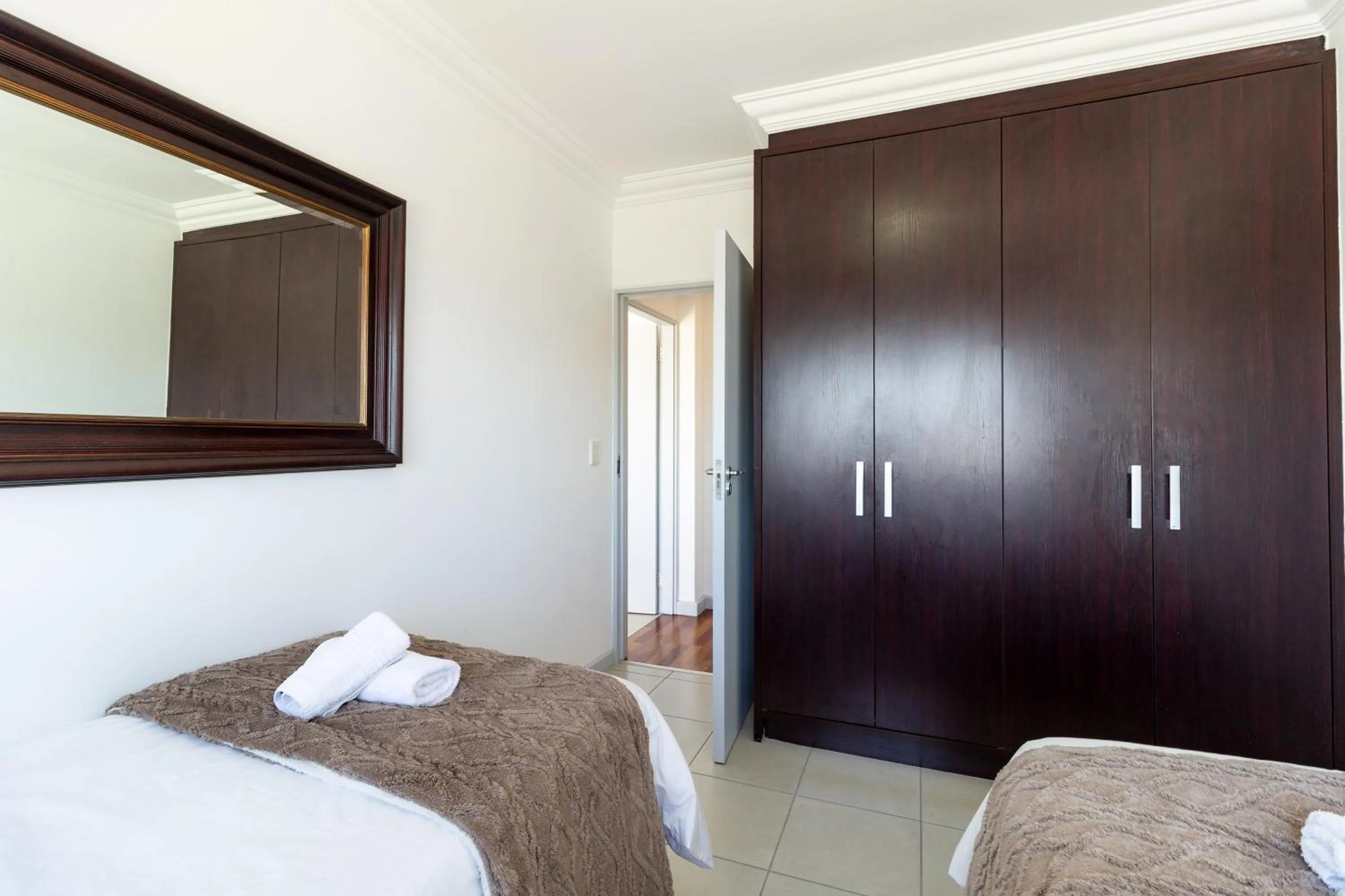 Bedroom, Bed in Citystay Apartments Century City