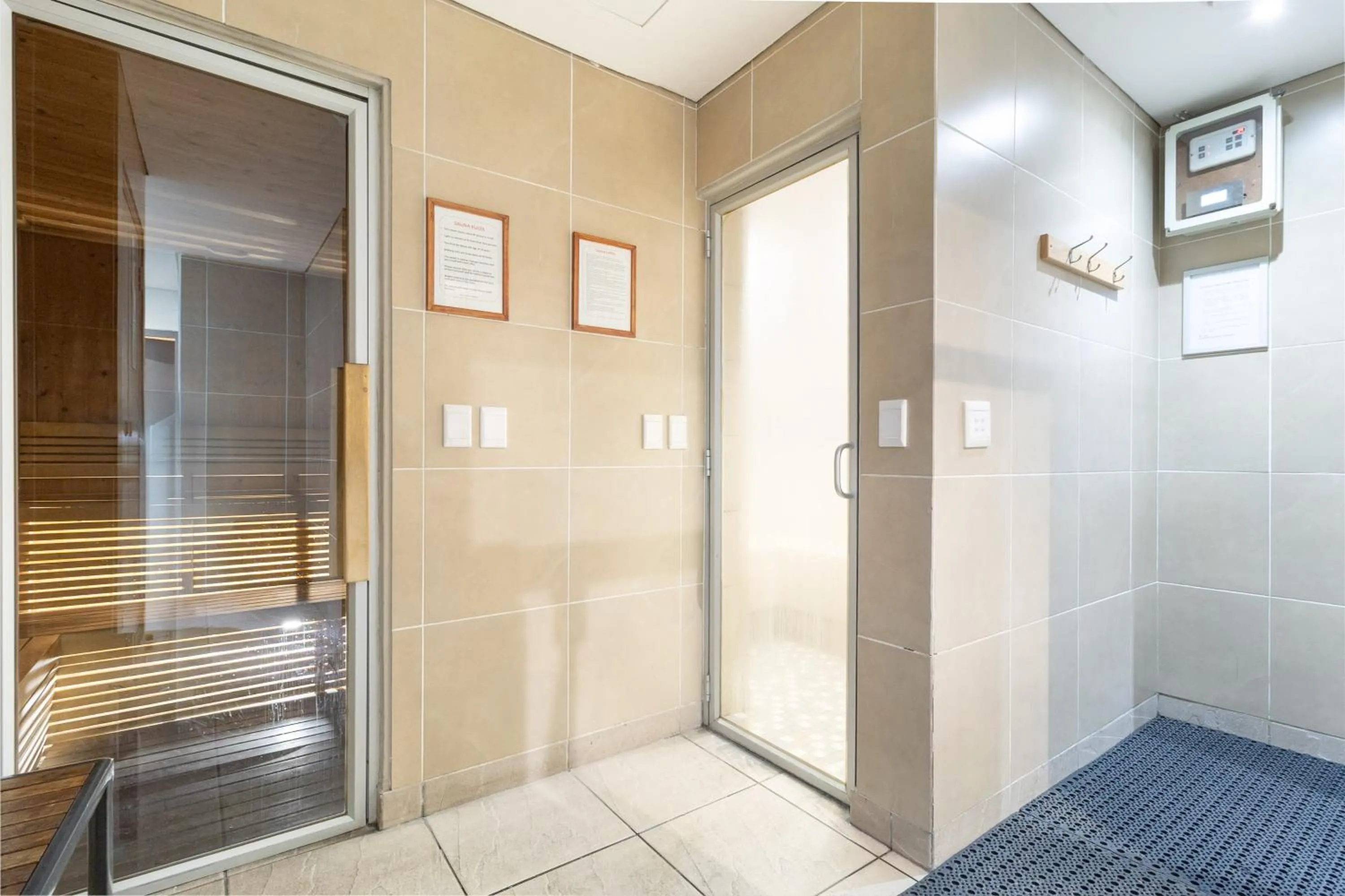 Sauna in Citystay Apartments Century City