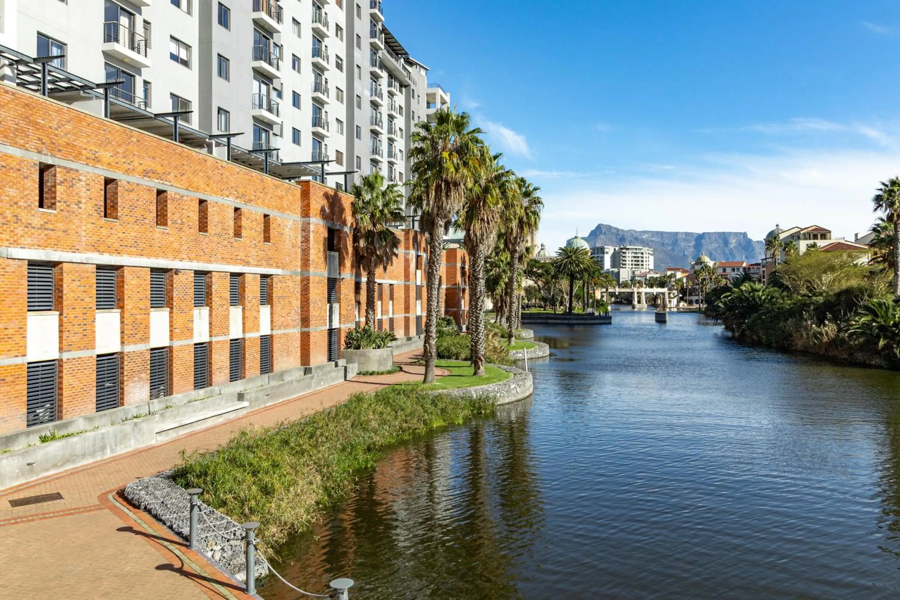 Lake view in Citystay Apartments Century City