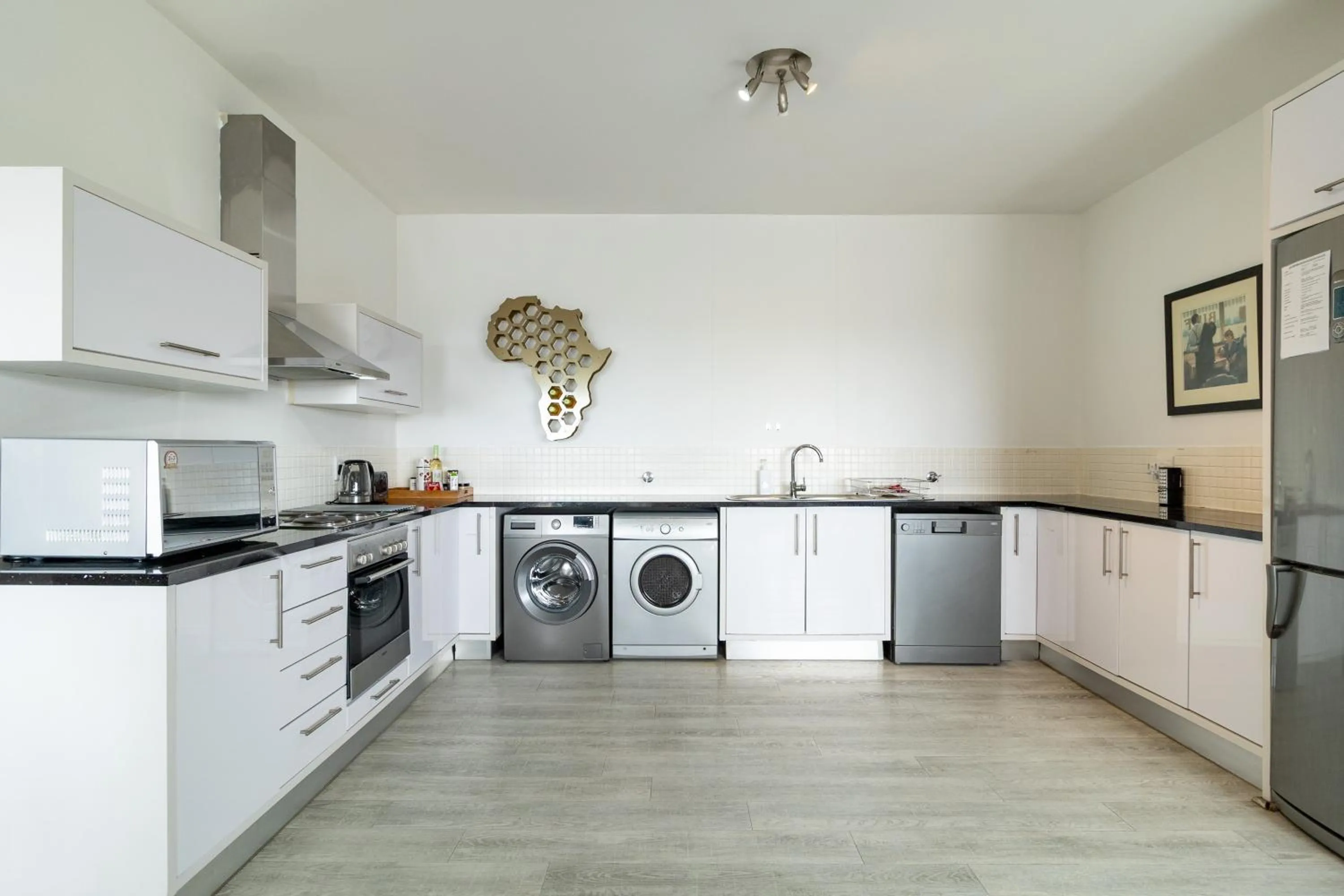 kitchen in Citystay Apartments Century City