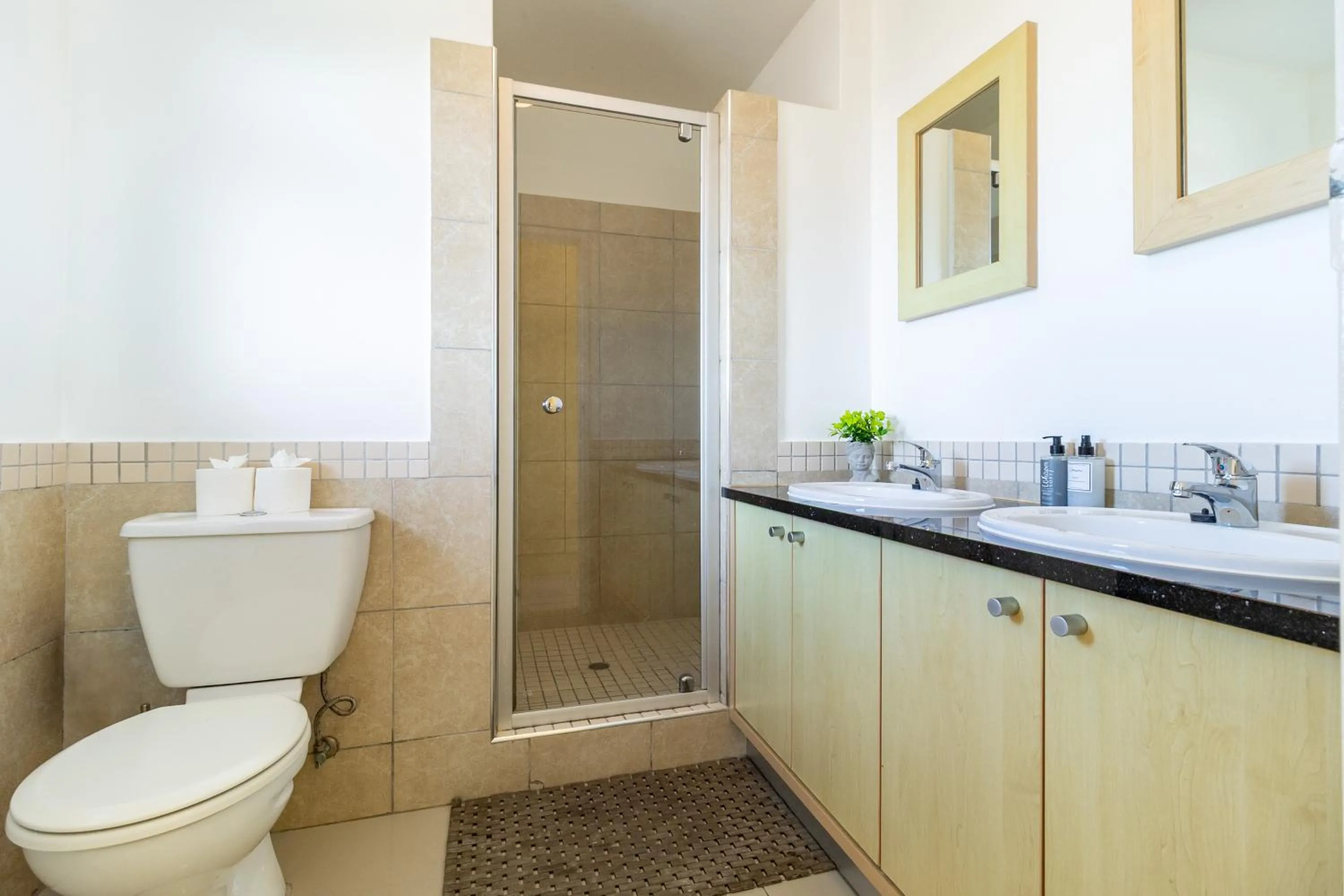 Bathroom in Citystay Apartments Century City