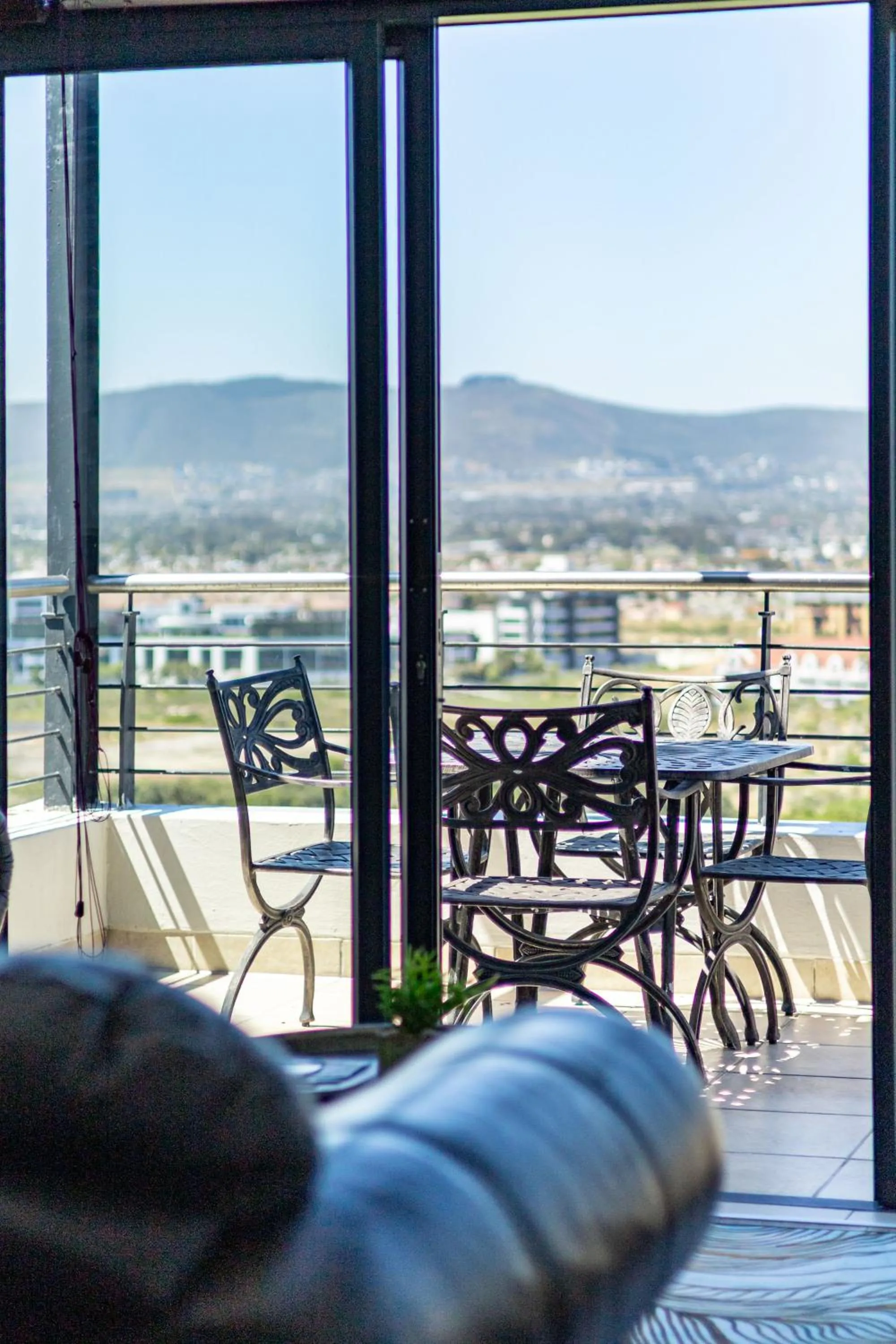 Balcony/Terrace in Citystay Apartments Century City