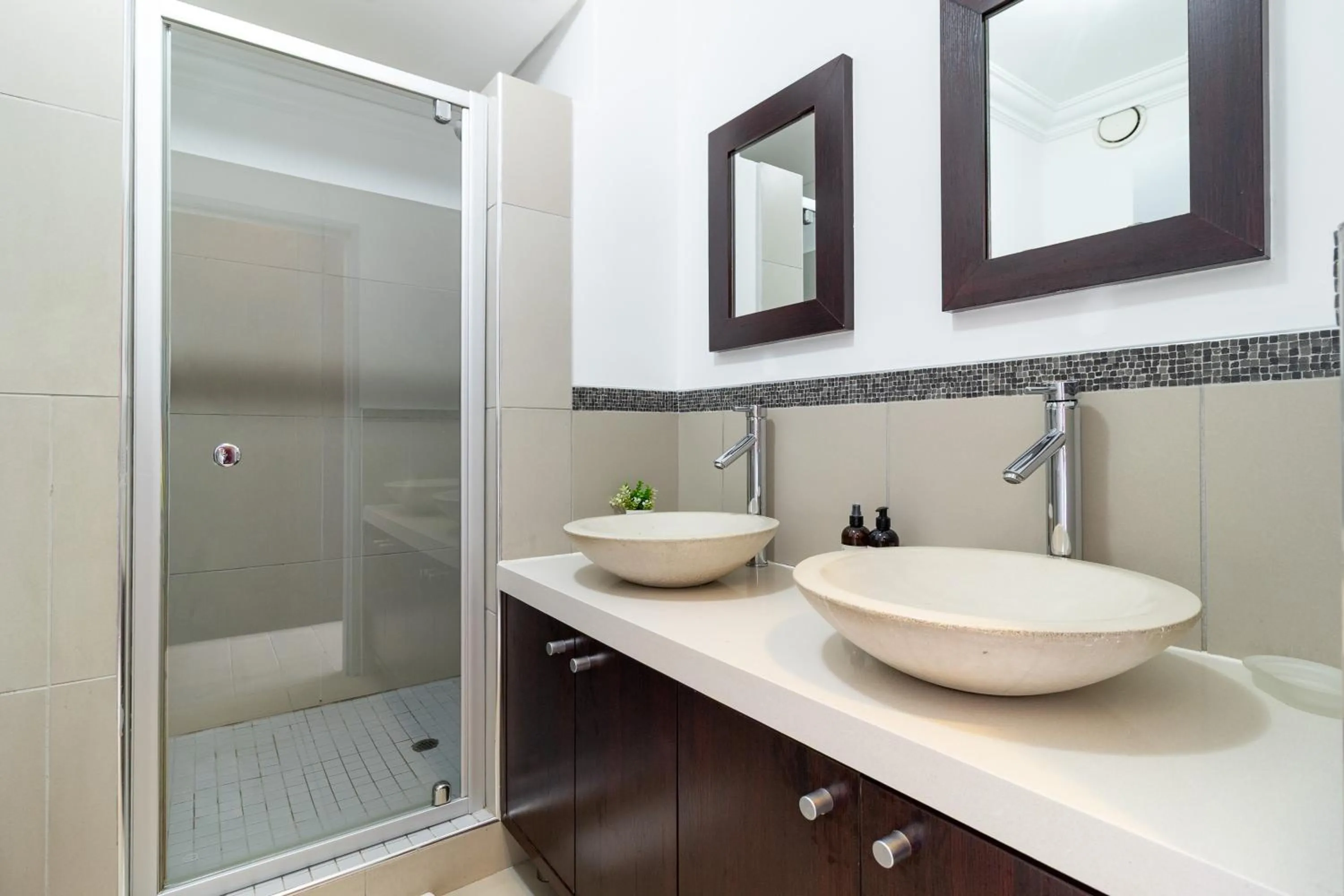 Bathroom in Citystay Apartments Century City