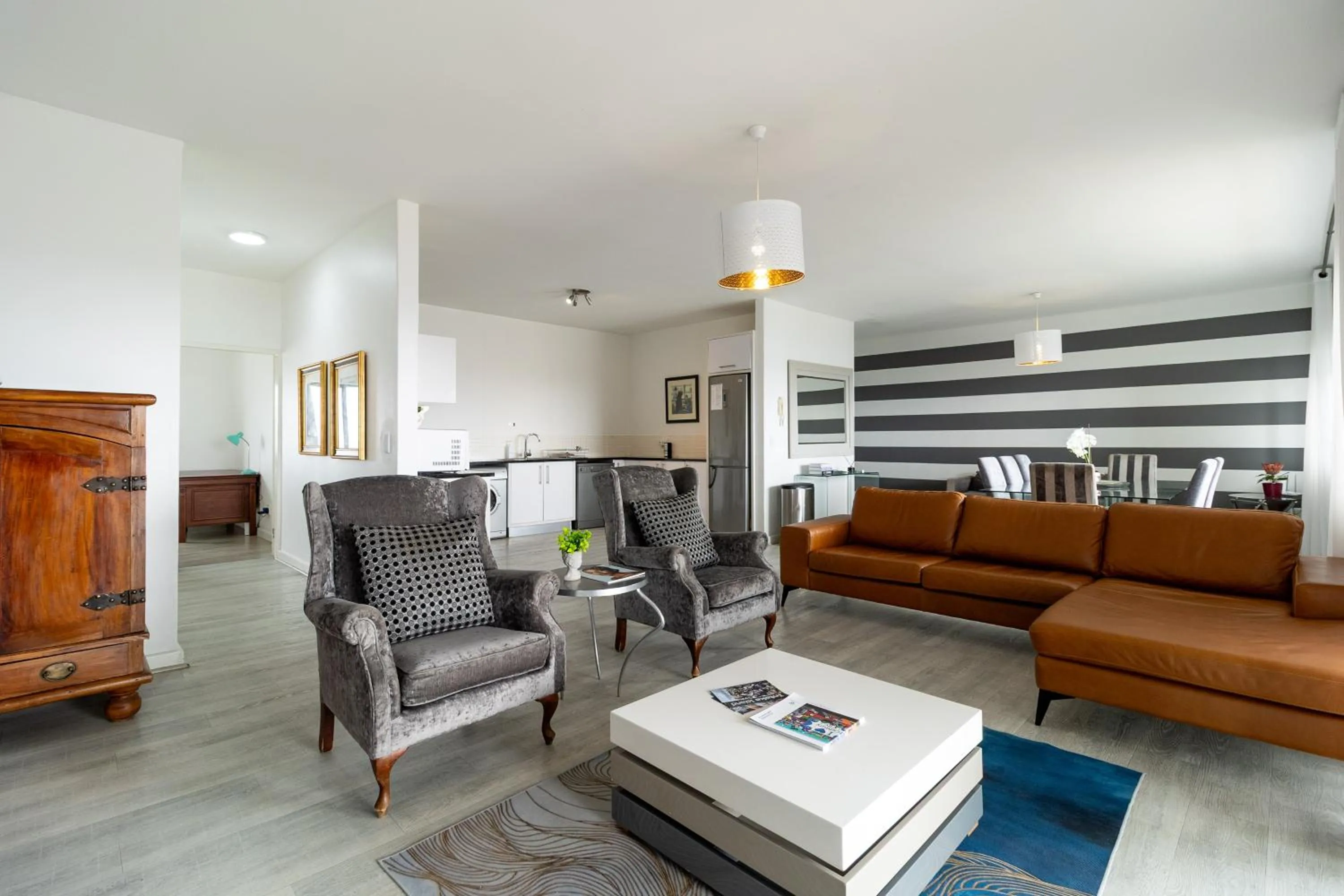 Living room in Citystay Apartments Century City