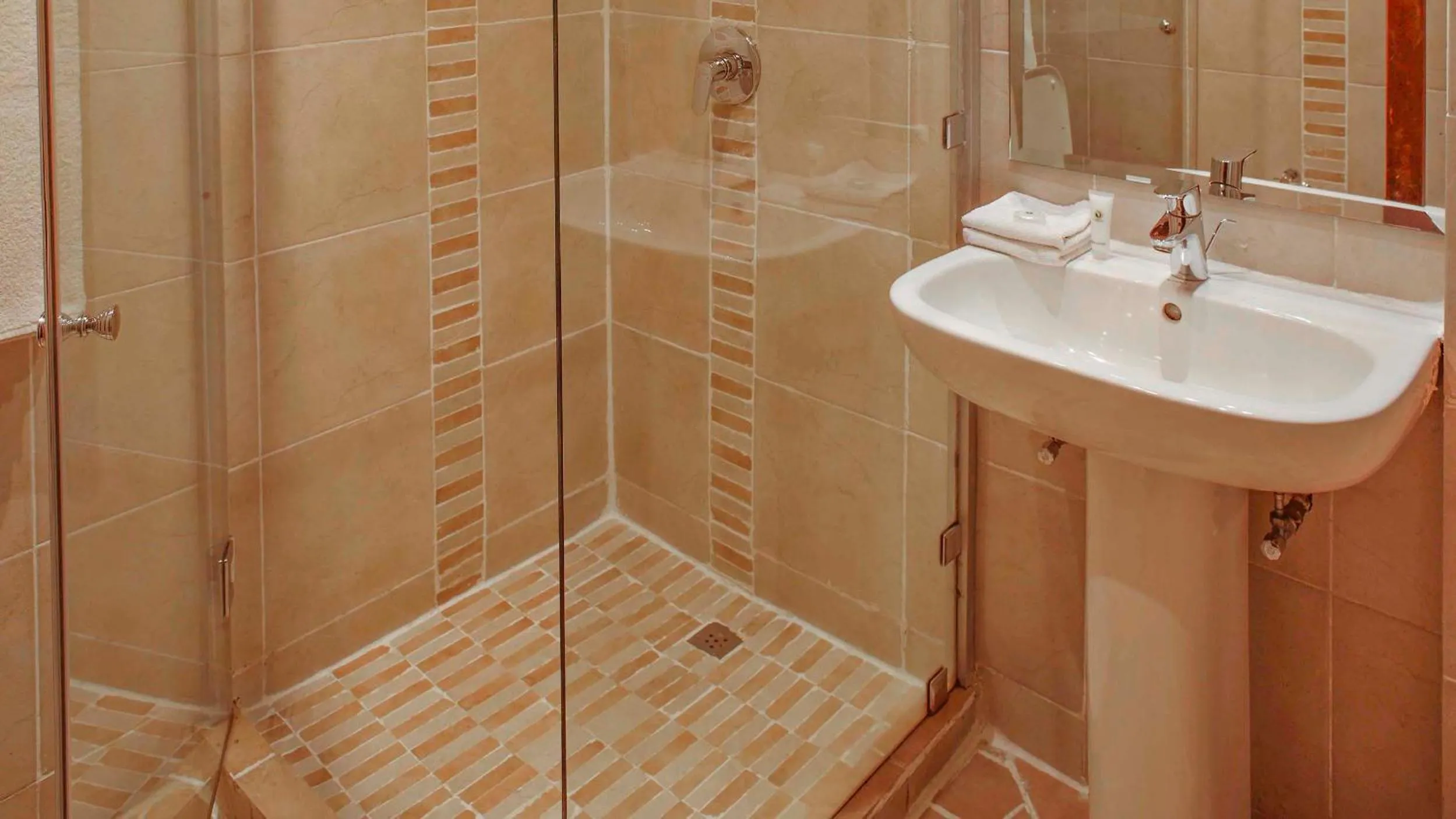 Shower in The Ark Lodge
