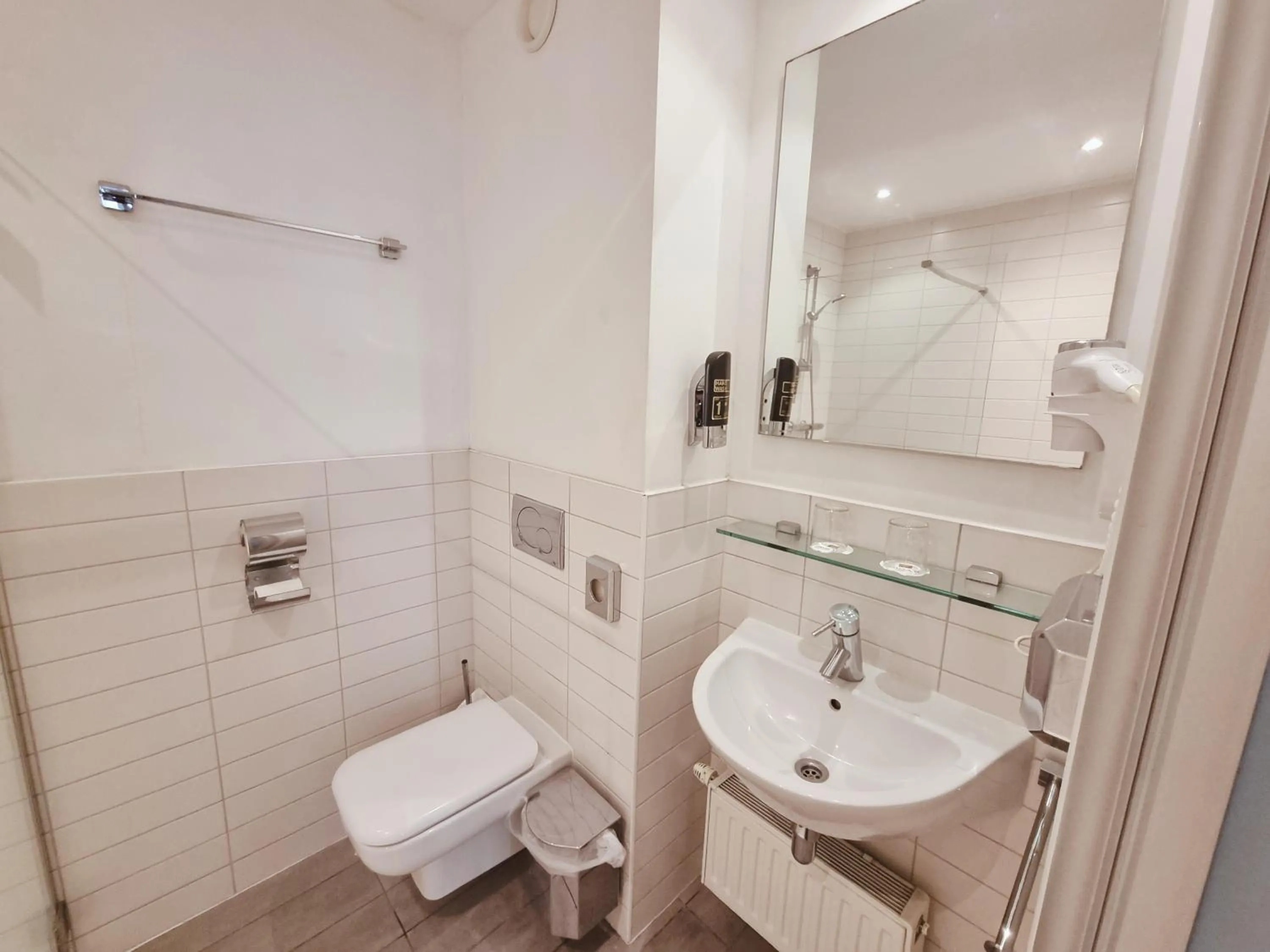 Bathroom in Saillant Hotel Maastricht City Centre - Auping Hotel Partner