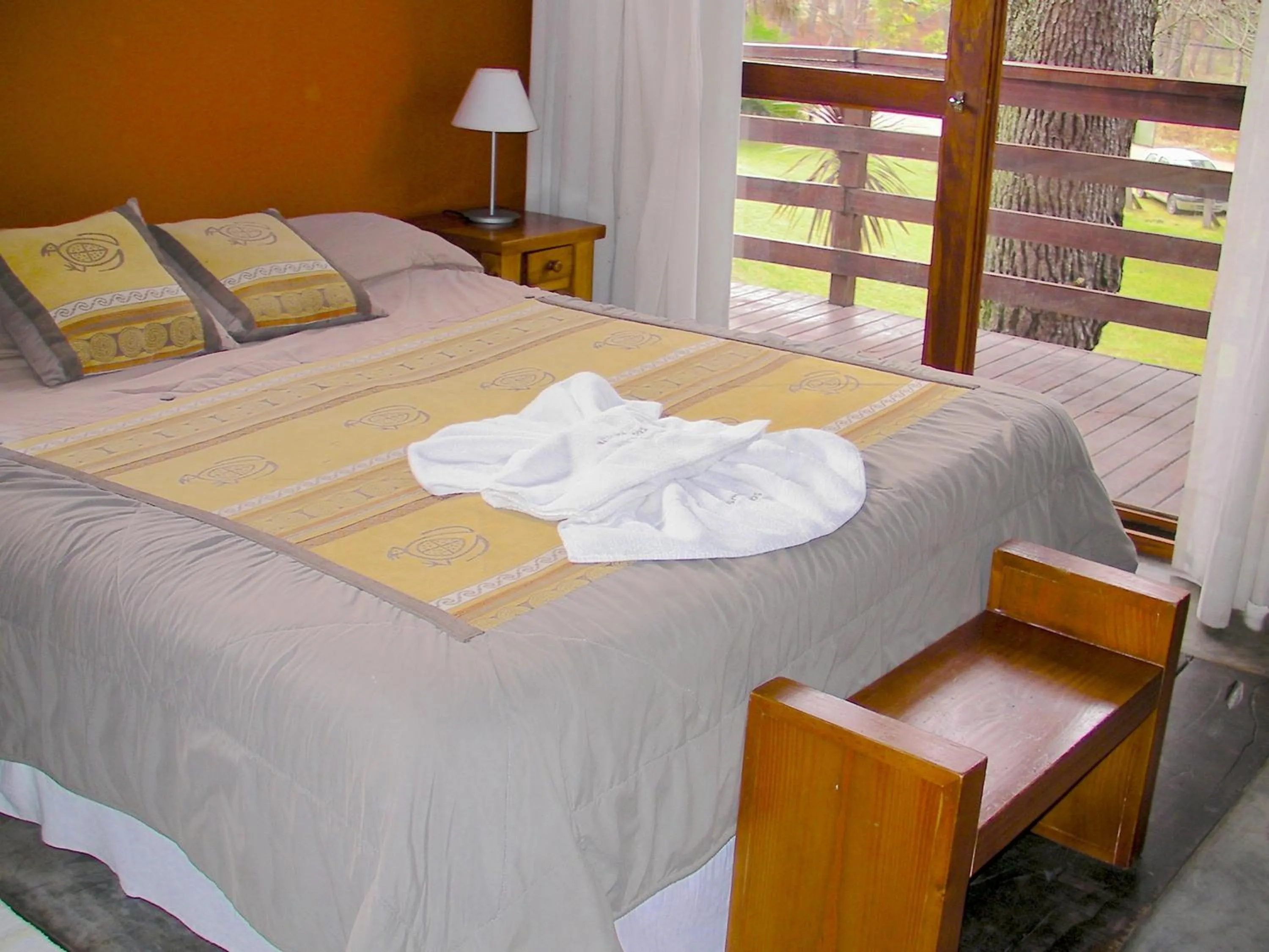 Bed in Altos Medanos Cabañas & Club de Bosque