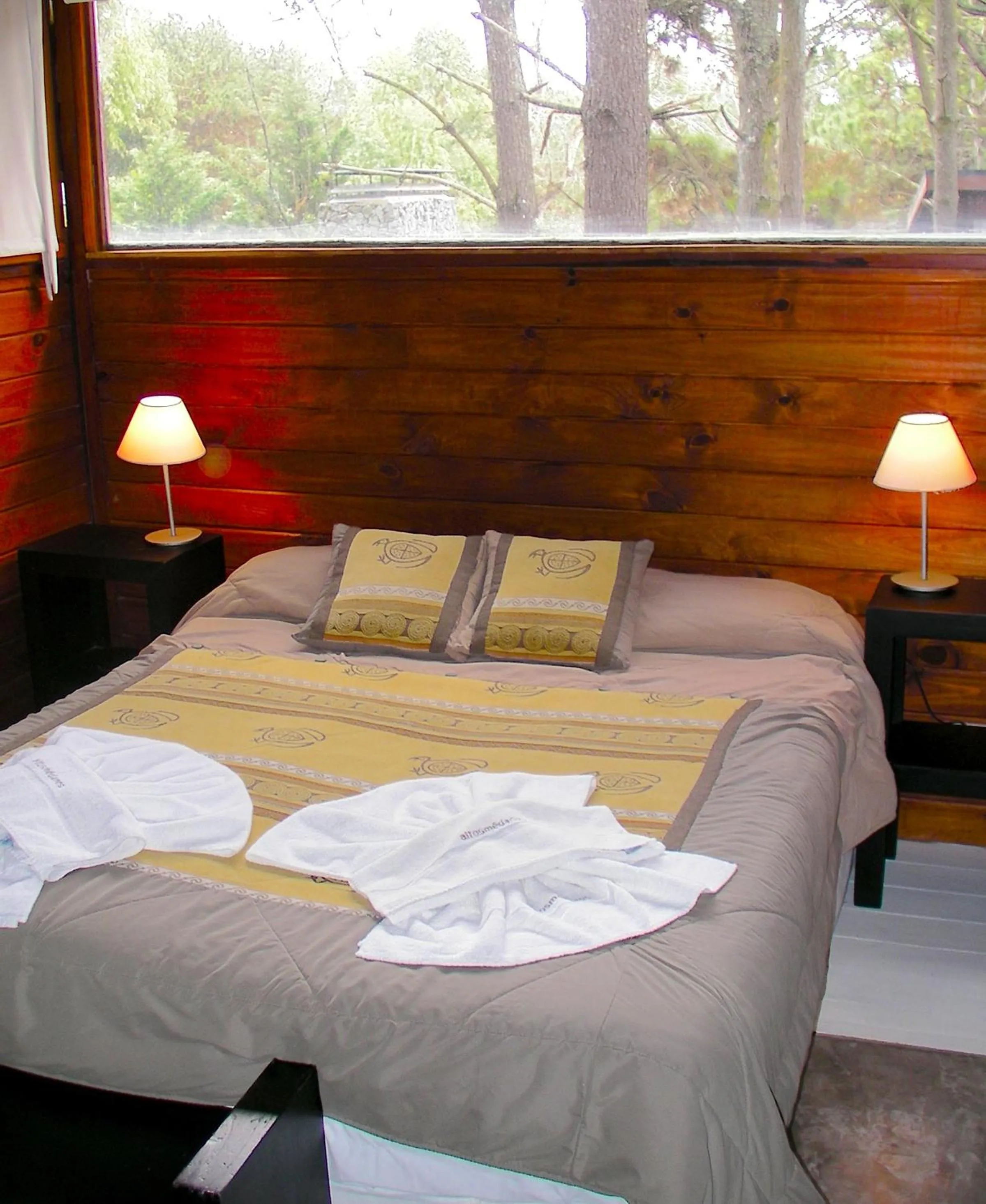 Bed in Altos Medanos Cabañas & Club de Bosque