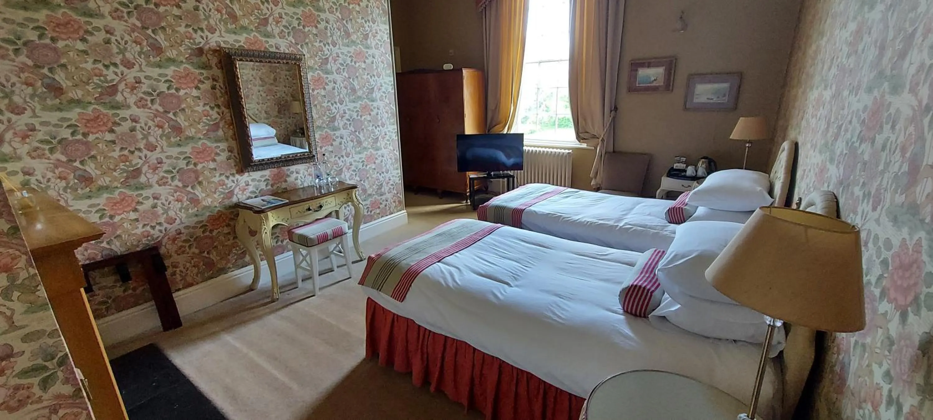 Bedroom, Bed in Grafton Manor Hotel