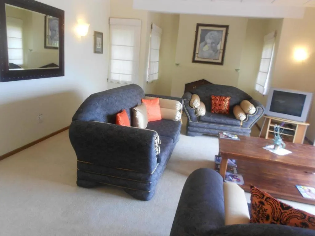 Living room in Buffalo View Lodge