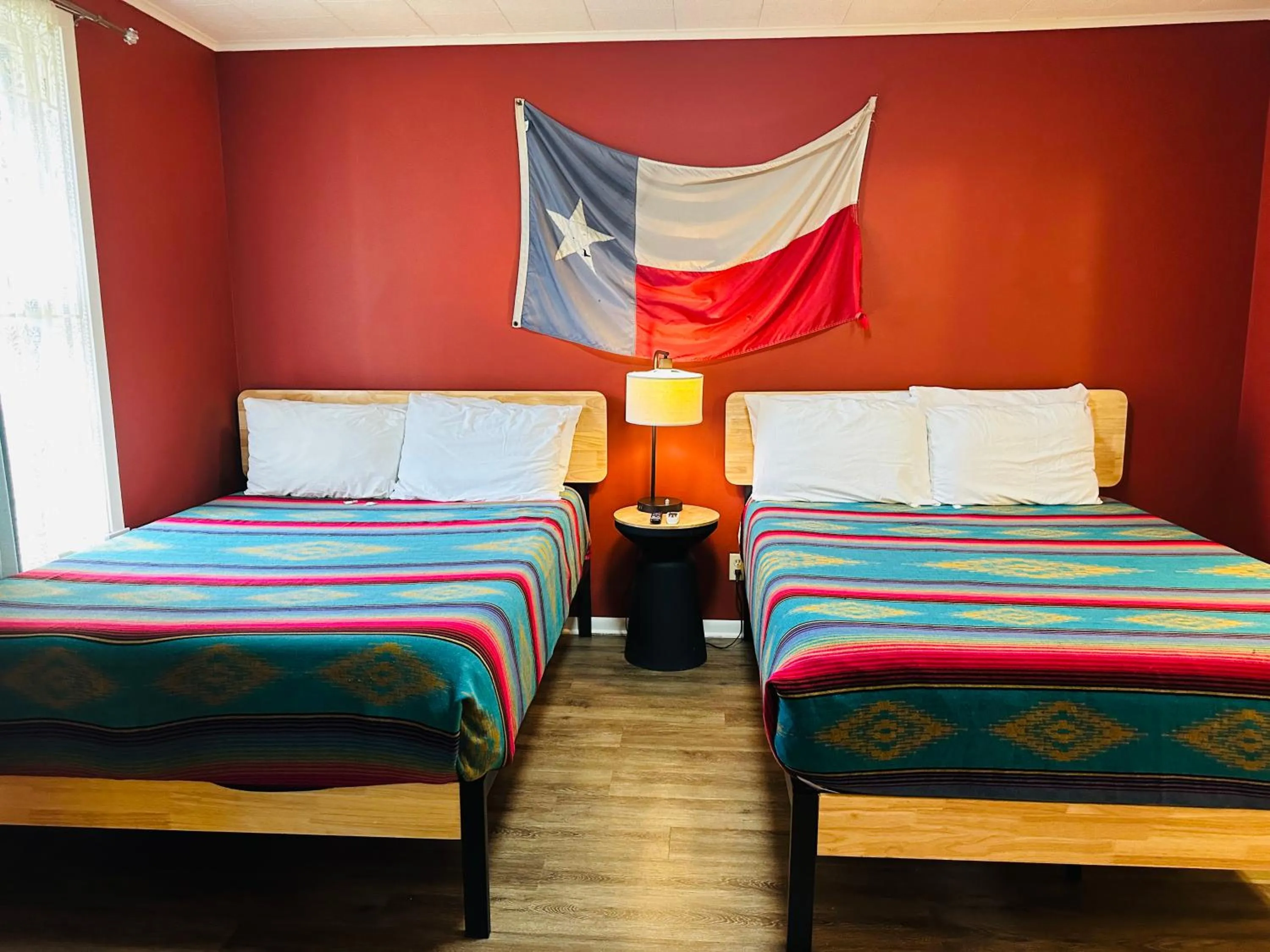 Bed in Hotel Kitsmiller on Main