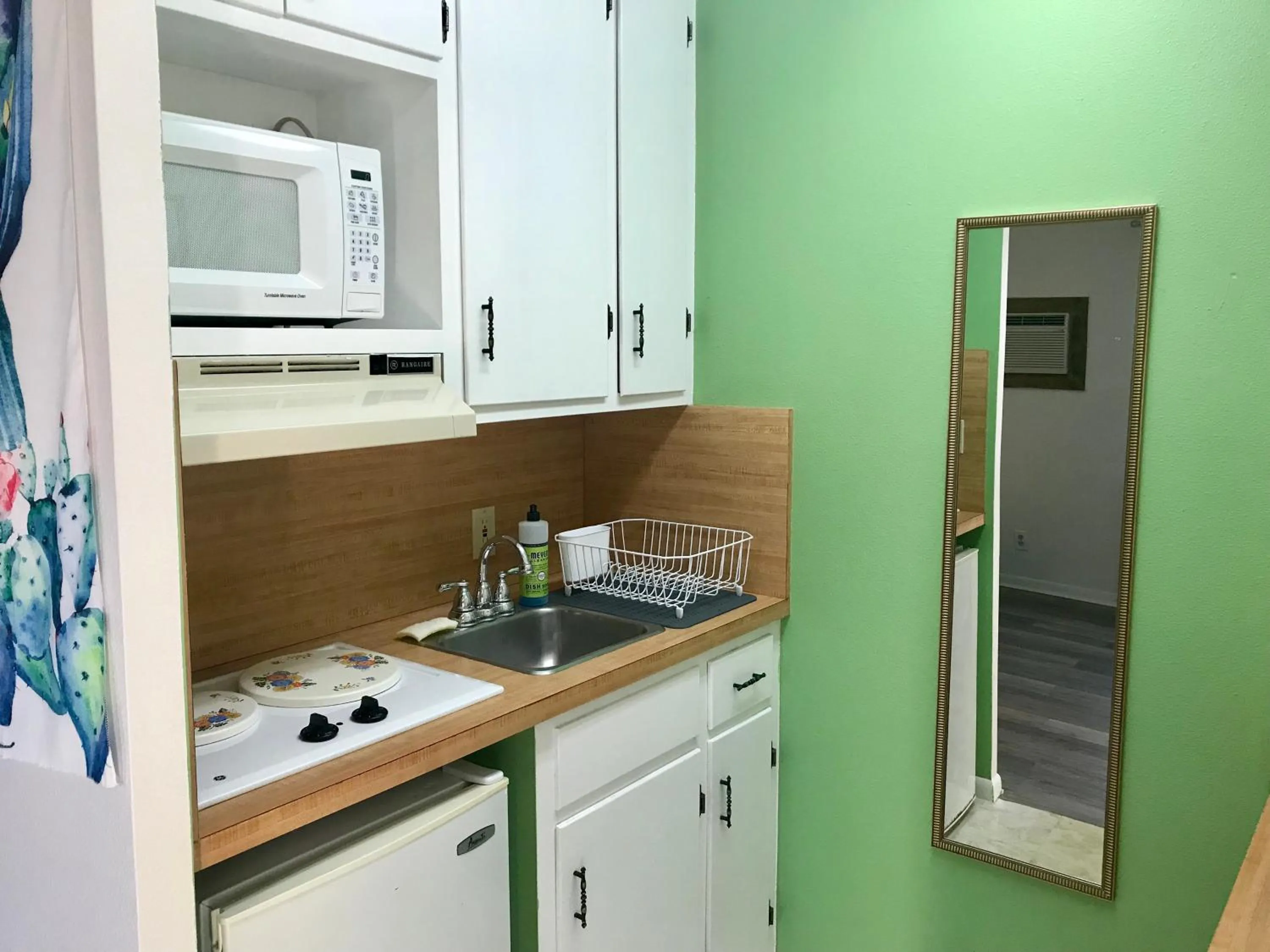 Kitchen or kitchenette in Hotel Kitsmiller on Main