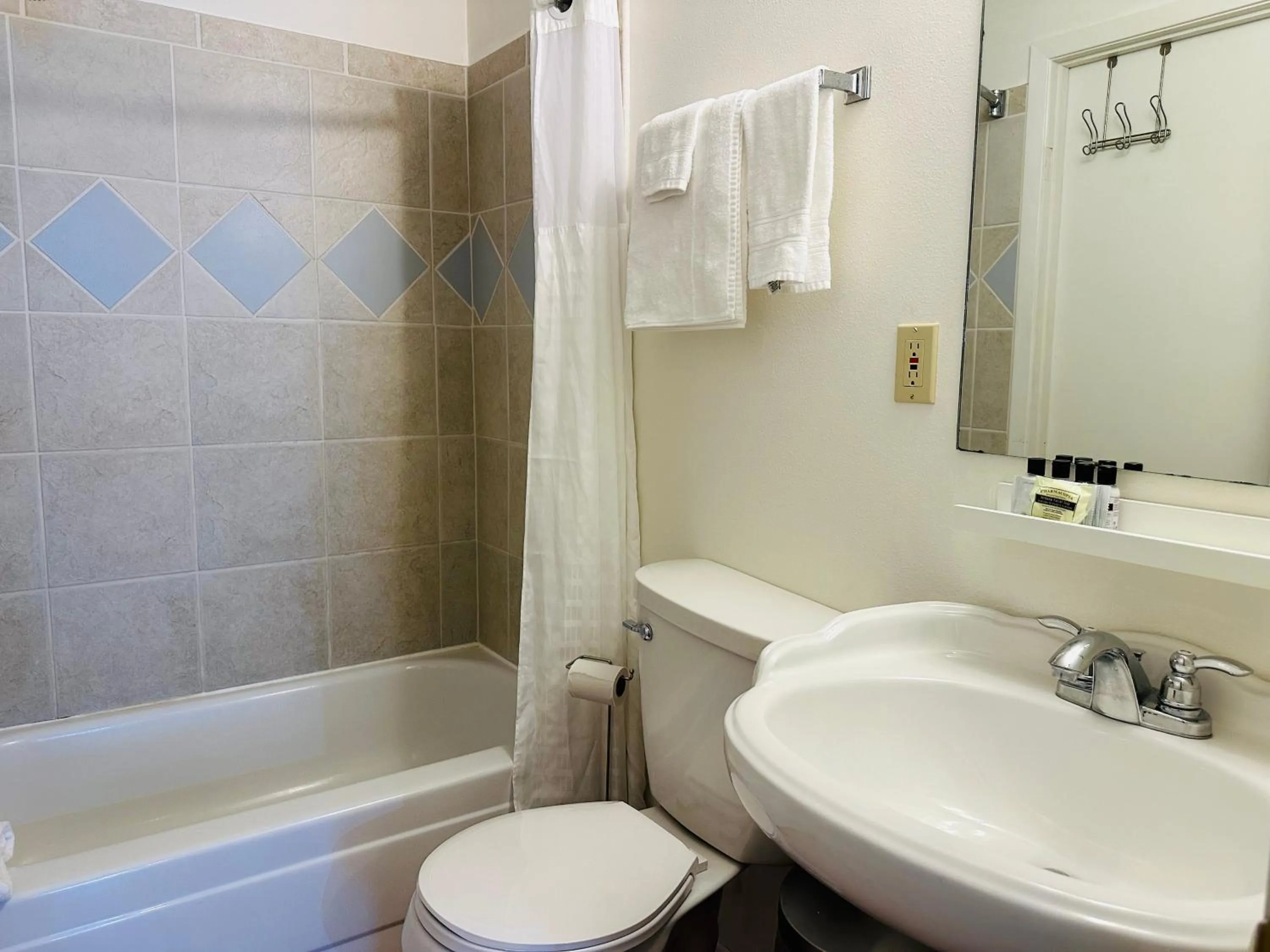 Hotel Kitsmiller on Main