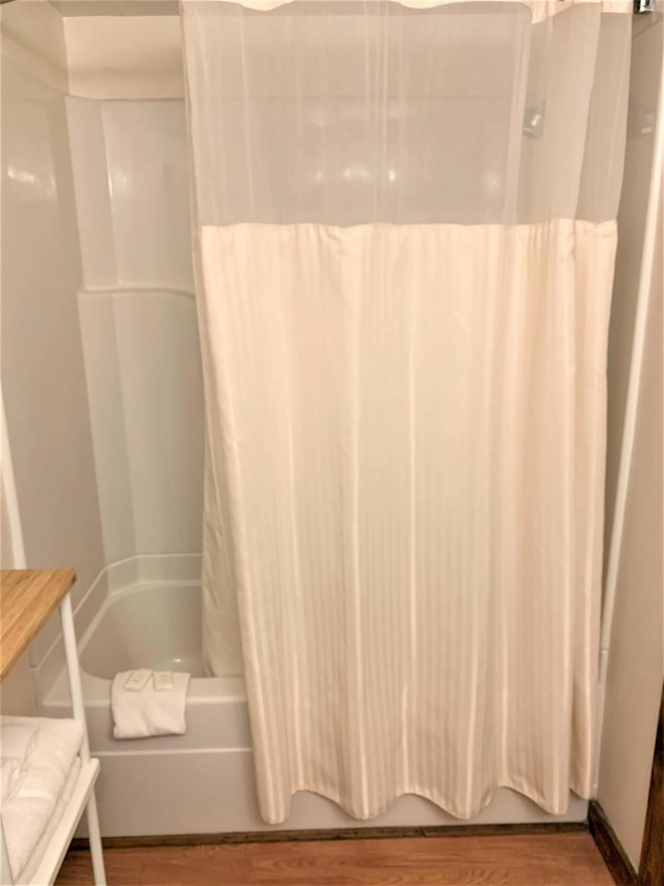 Bathroom in Hotel Kitsmiller on Main