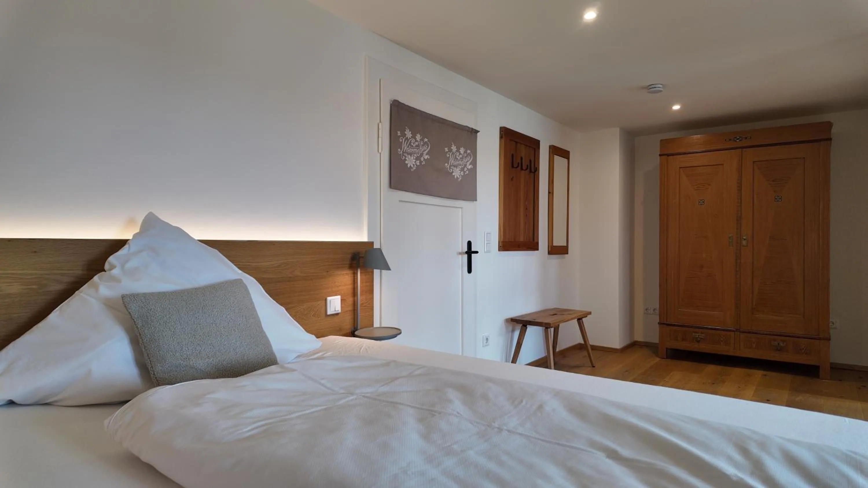 Photo of the whole room, Bed in Scherauer Hof