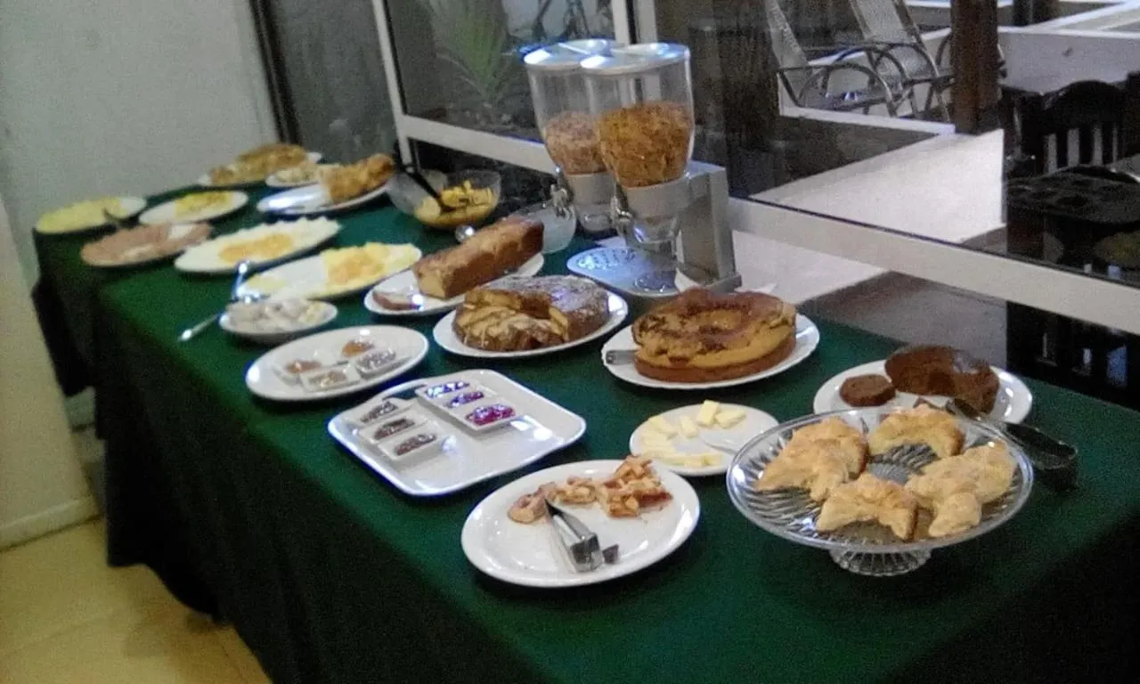 Continental breakfast in Kelta Hotel Puerto Iguazú CENTRO