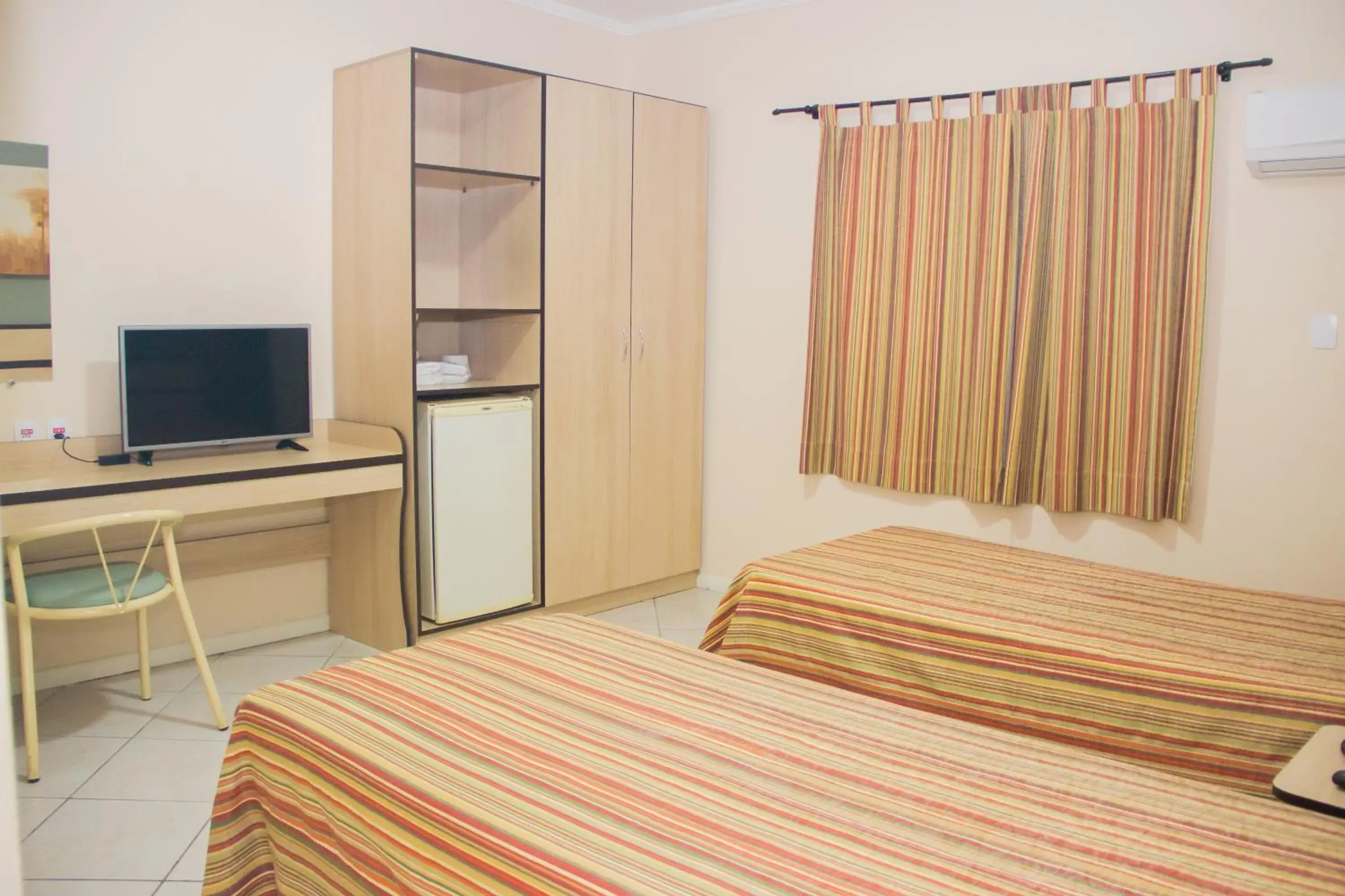 Standard Double Room - single occupancy in Plaza Dutra Hotel Standard Double Room - single occupancy in Plaza Dutra Hotel