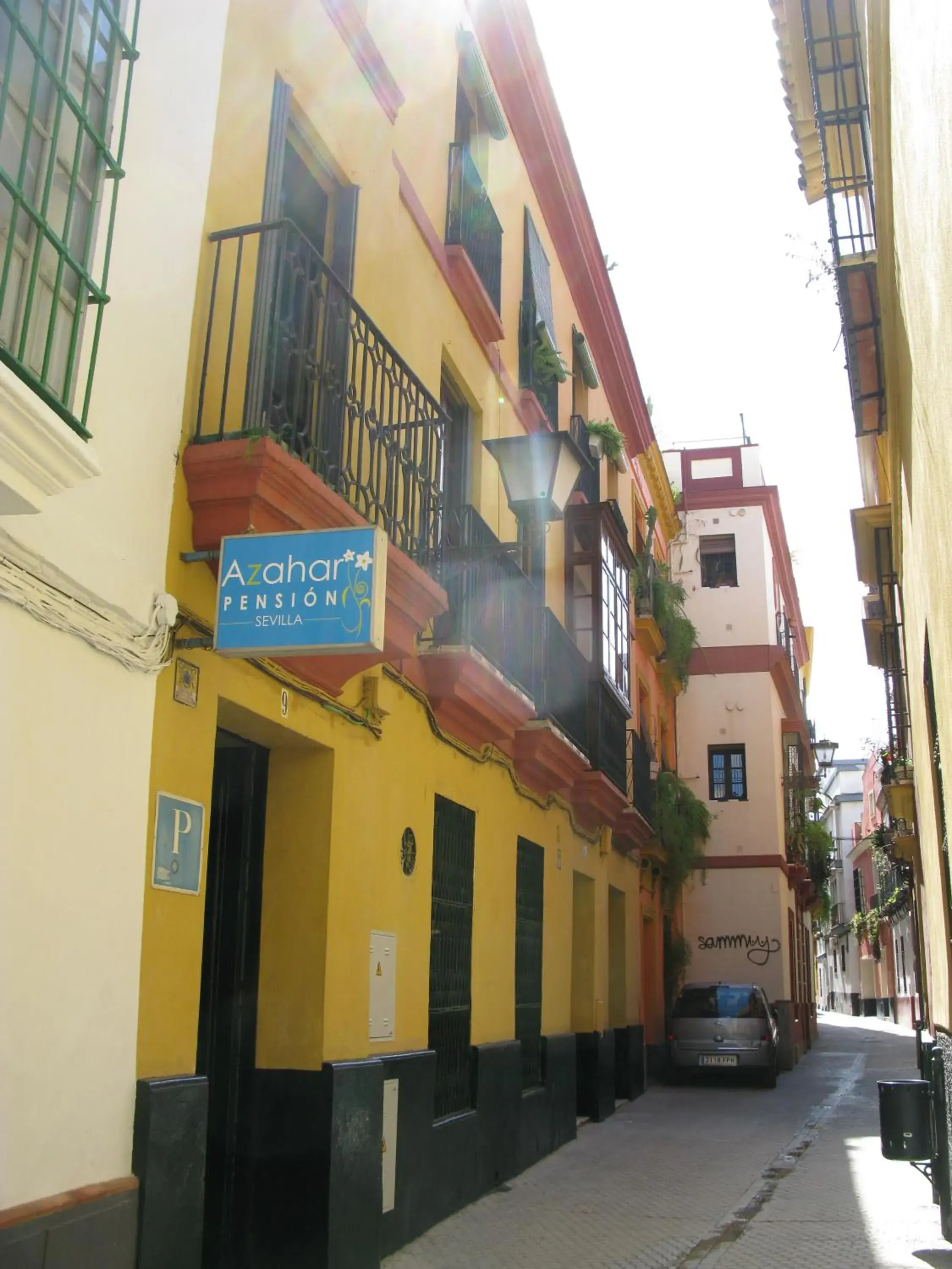 Property building in Pension Azahar Property building in Pension Azahar