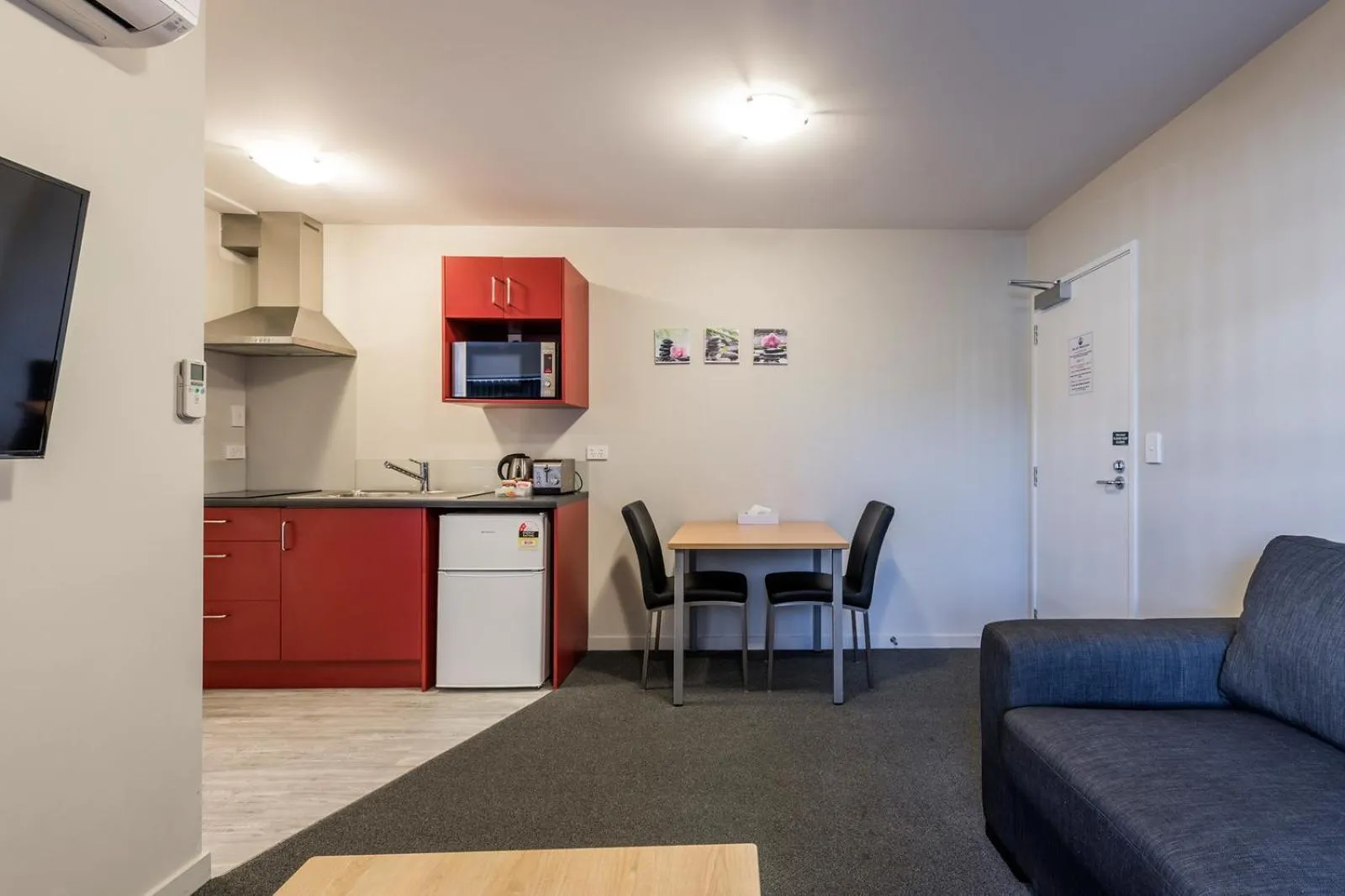 Kitchen or kitchenette in C-Motel