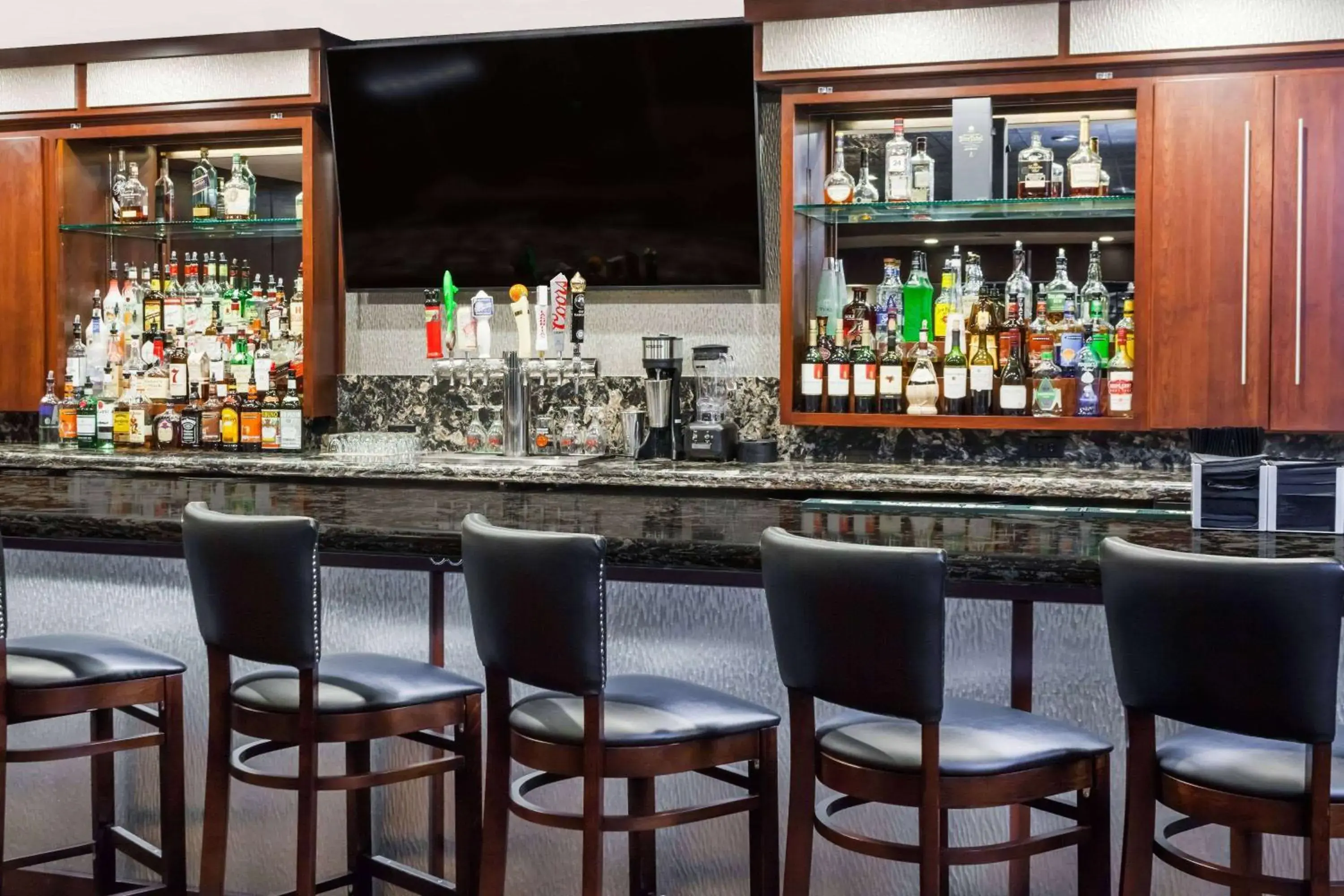 Lounge or bar in Wyndham Garden Warsaw Lounge or bar in Wyndham Garden Warsaw