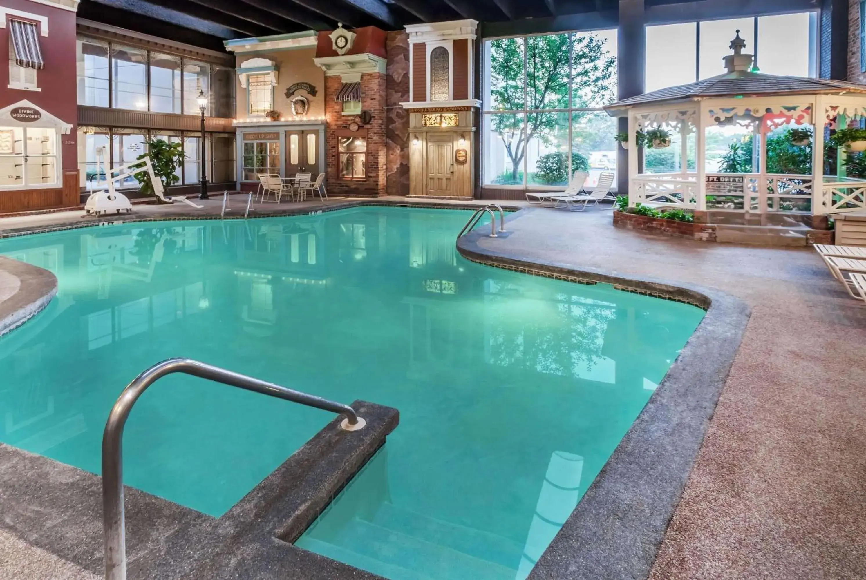 Pool view in Wyndham Garden Warsaw Pool view in Wyndham Garden Warsaw