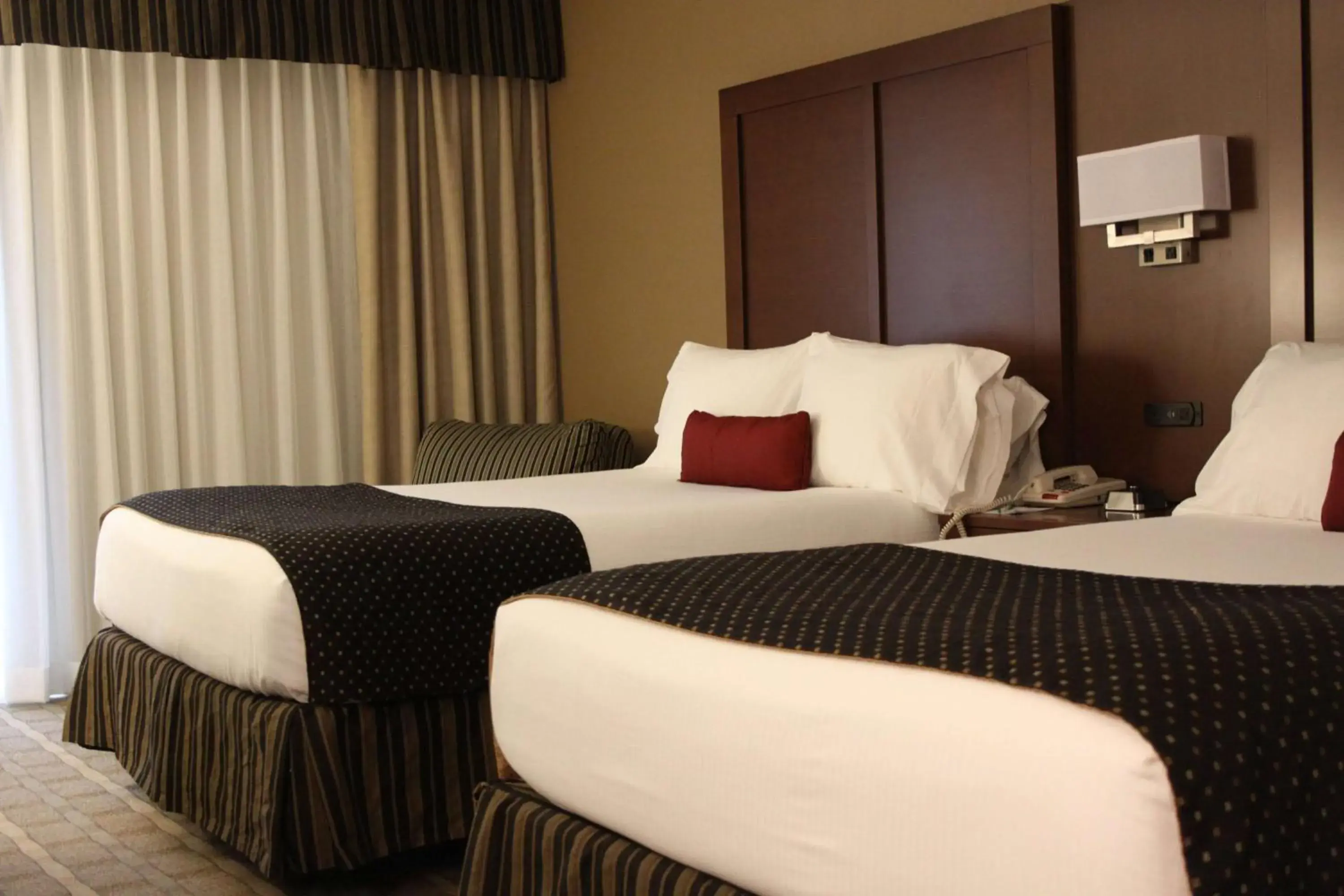 Photo of the whole room, Bed in Wyndham Garden Warsaw Photo of the whole room, Bed in Wyndham Garden Warsaw