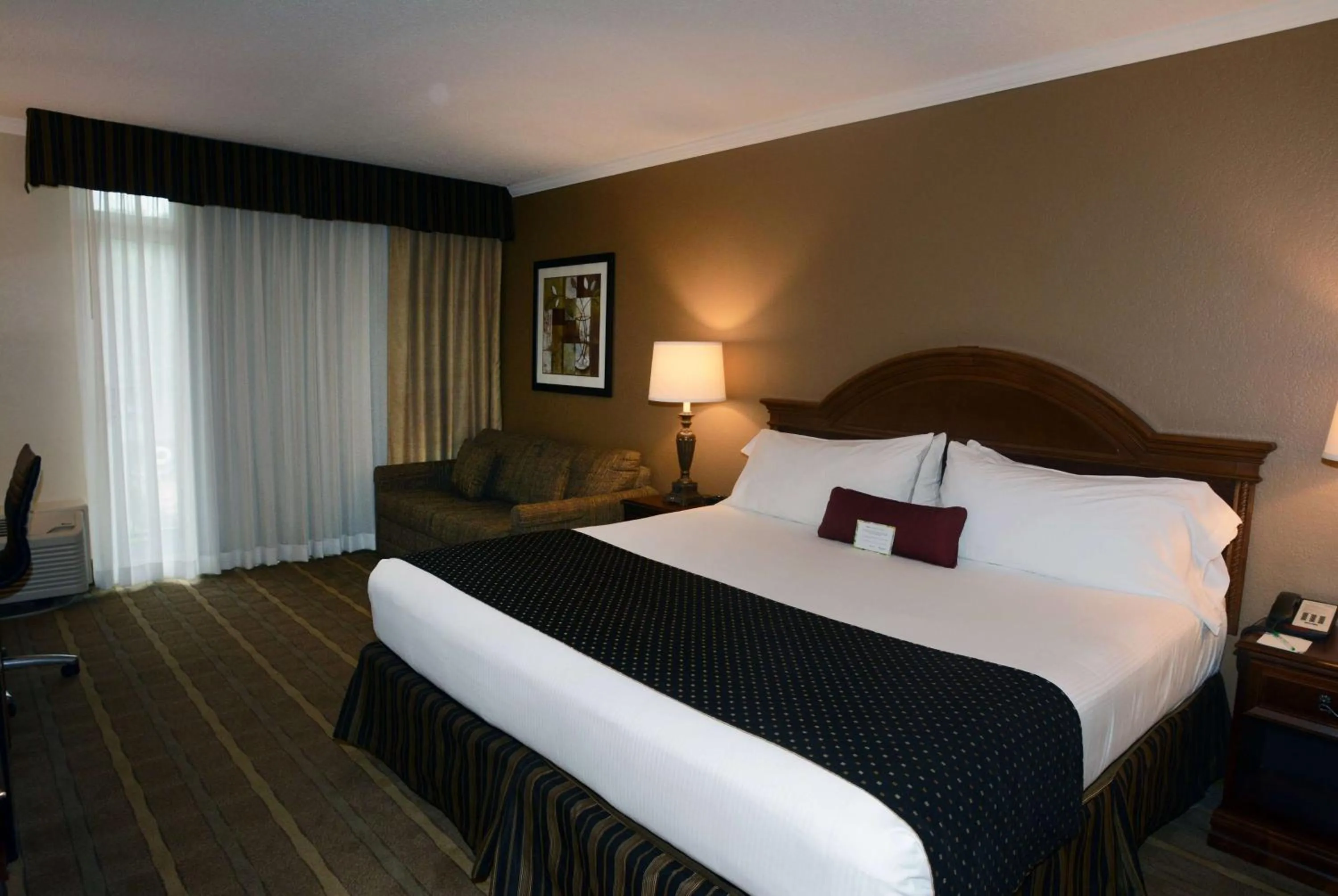 Photo of the whole room, Bed in Wyndham Garden Warsaw