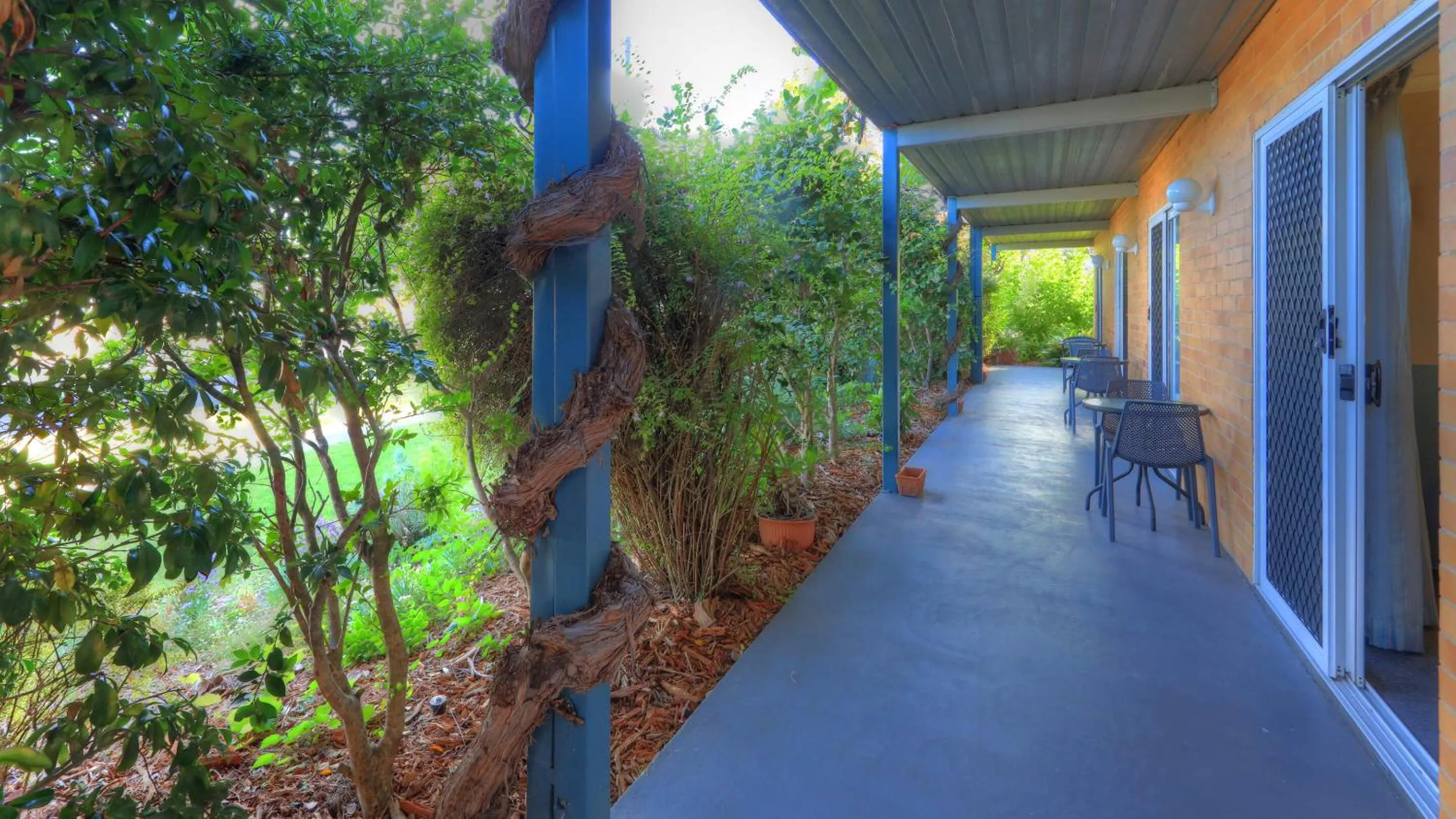 The Vines Motel & Cottages