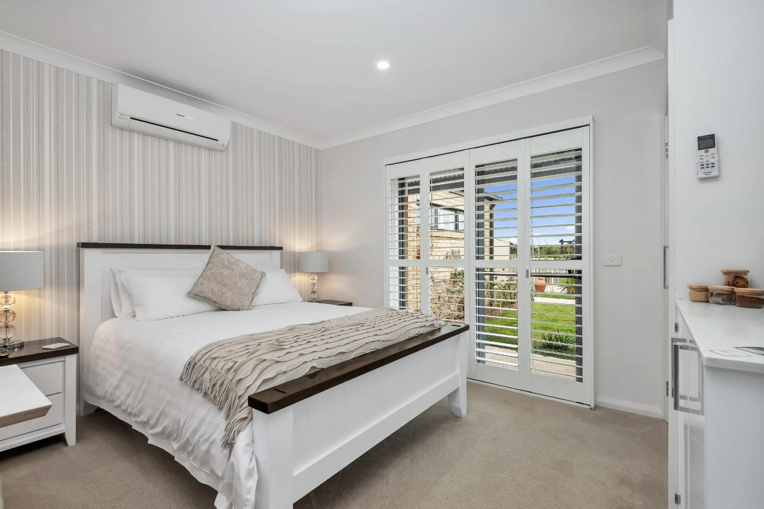 Photo of the whole room, Bed in The Oxley Estate