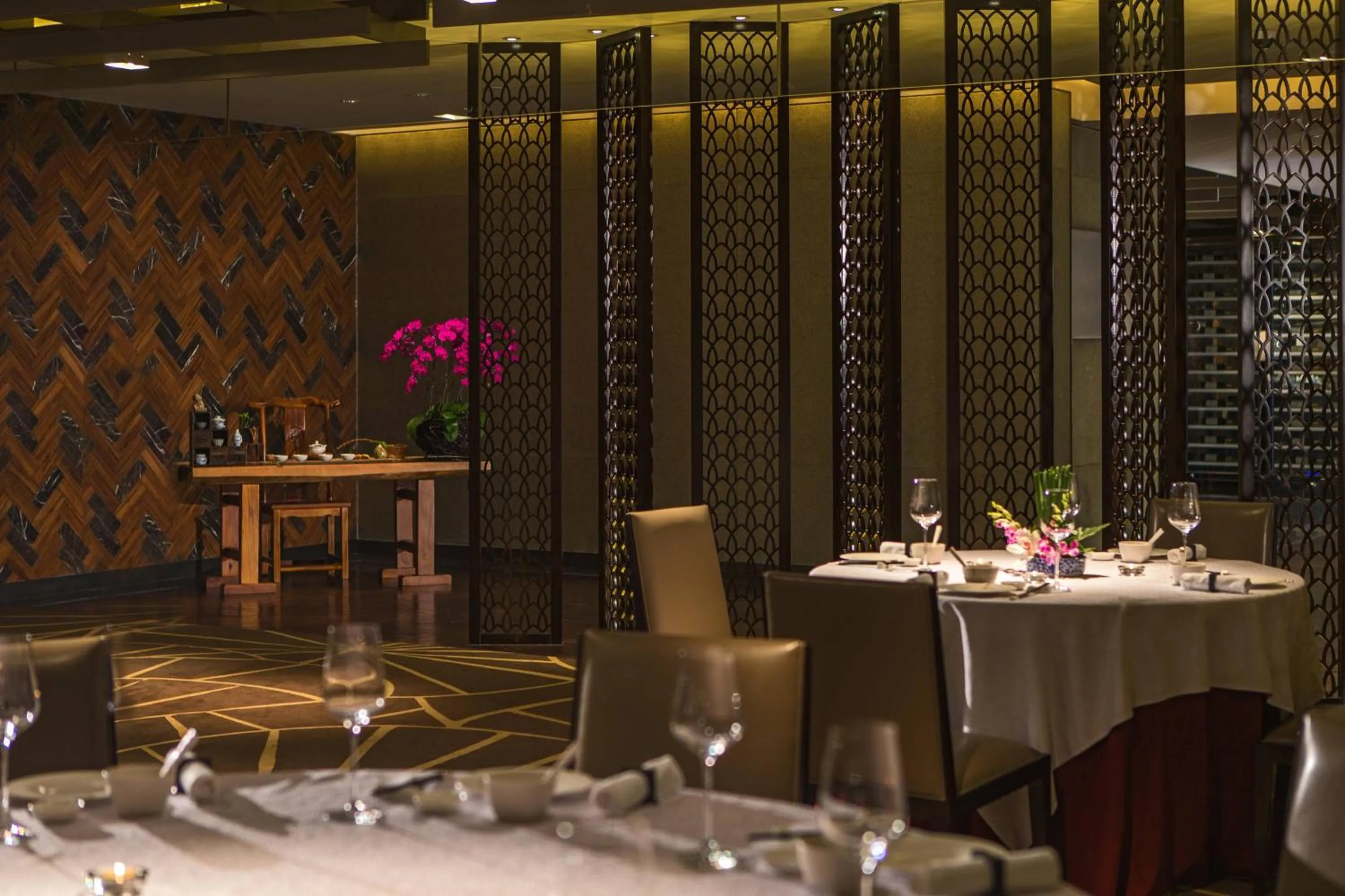 Restaurant/places to eat in Renaissance Nanjing Olympic Centre Hotel