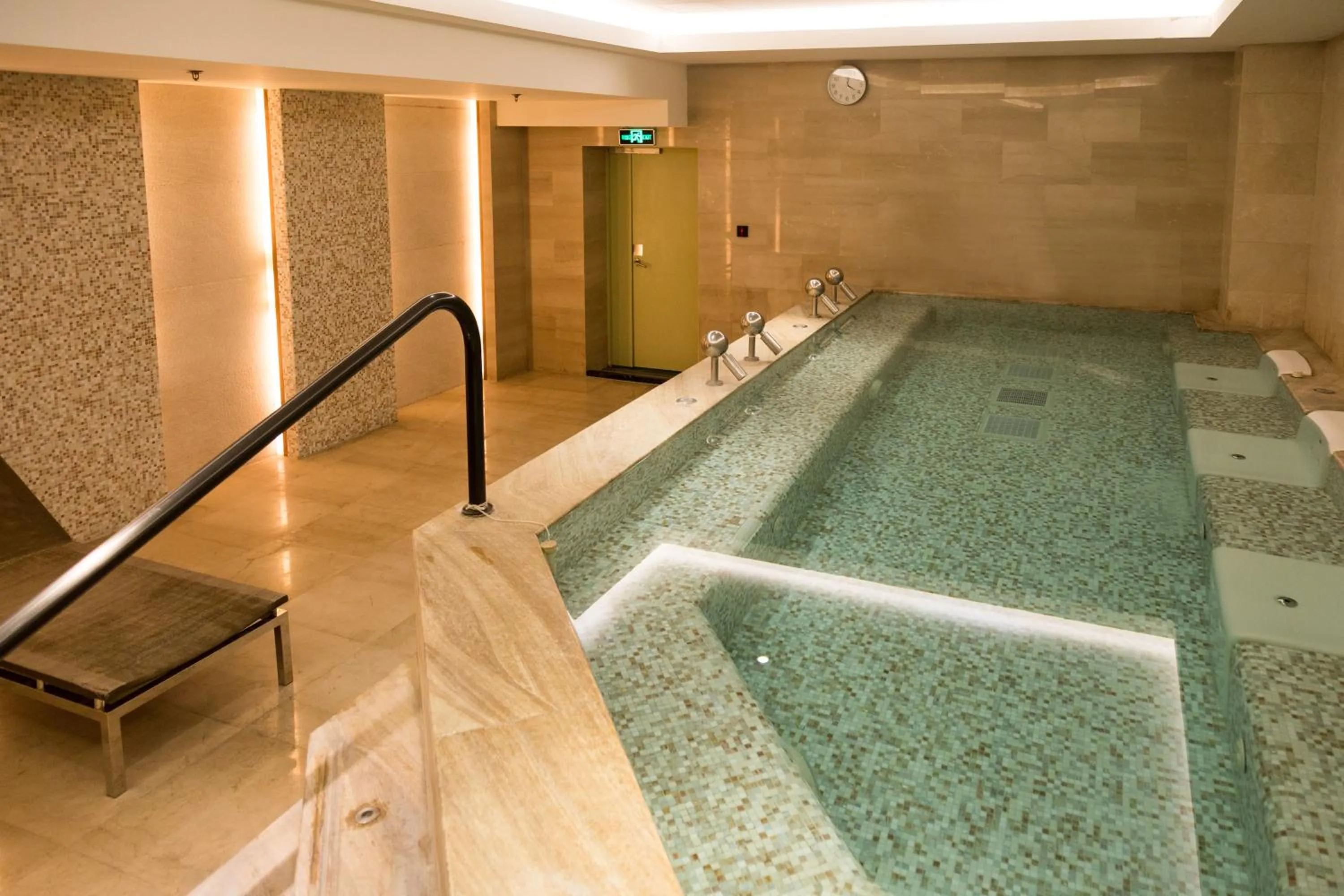 Hot Tub in Zhuhai Marriott Hotel