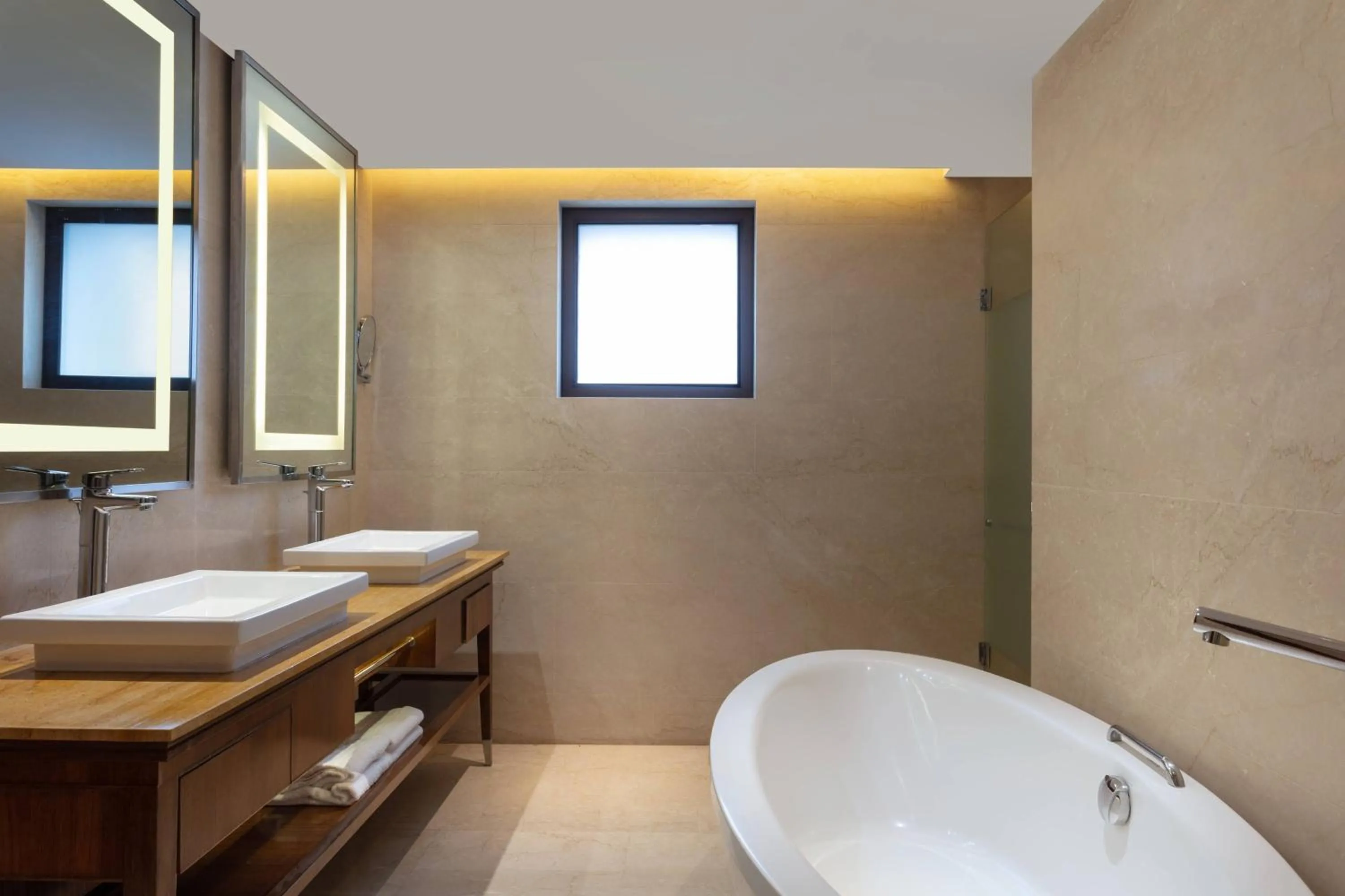 Bathroom in Courtyard by Marriott Raipur