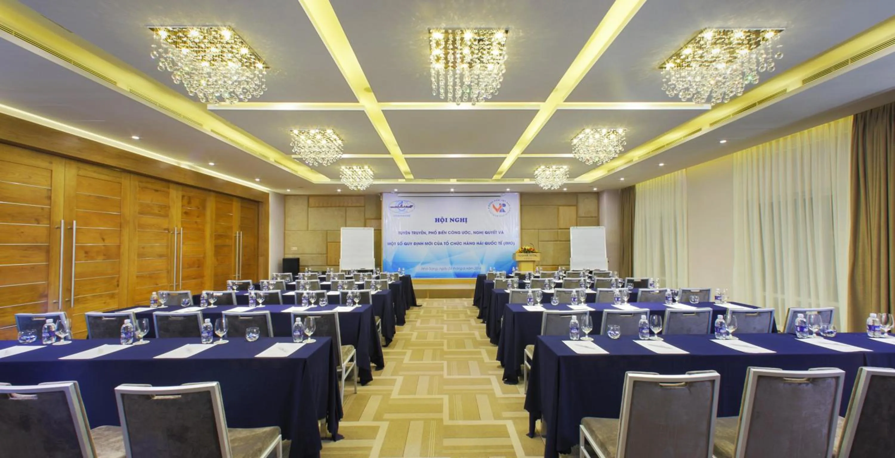 Business facilities in Rosaka Nha Trang Hotel