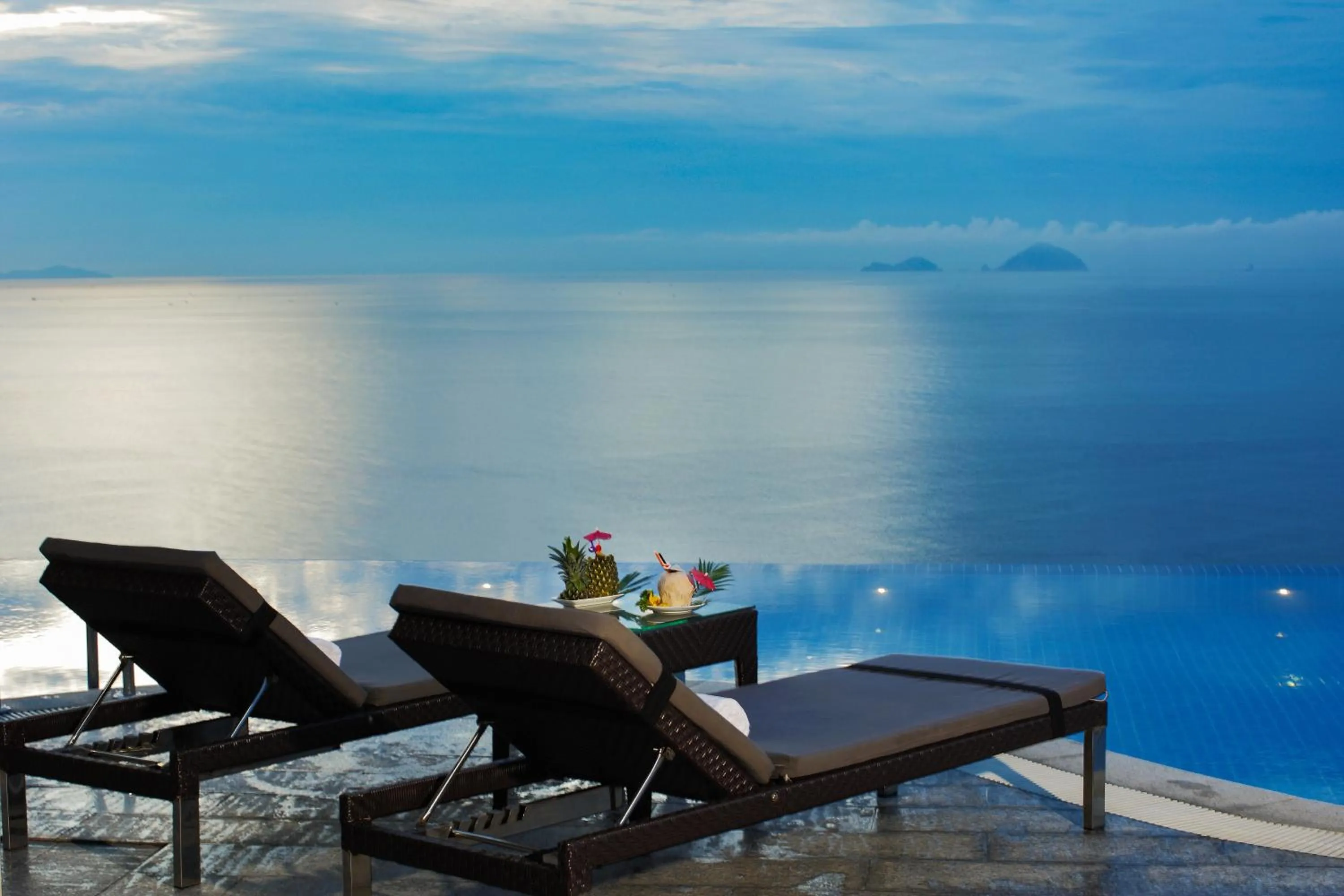 Pool view in Rosaka Nha Trang Hotel