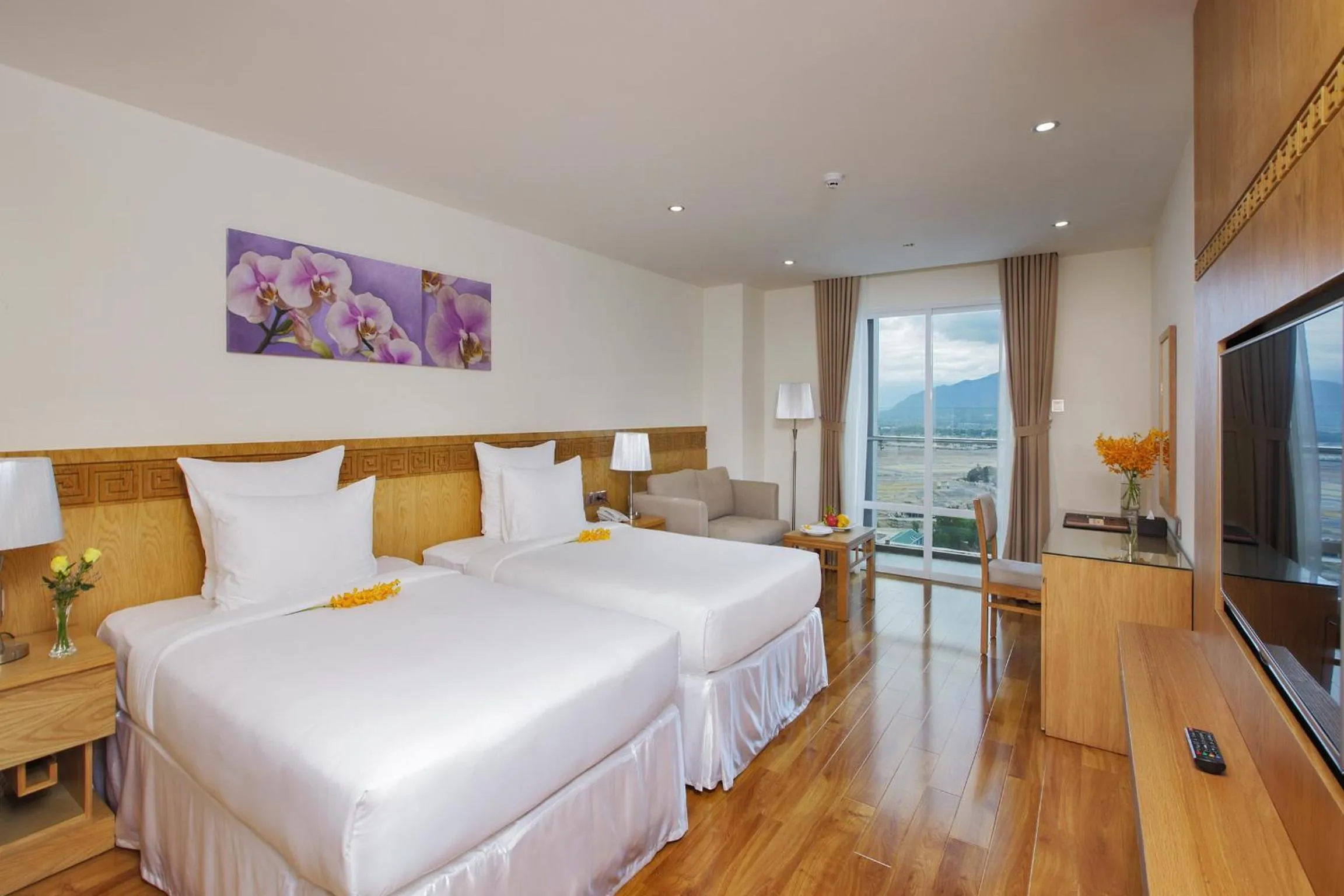 Photo of the whole room, Bed in Rosaka Nha Trang Hotel