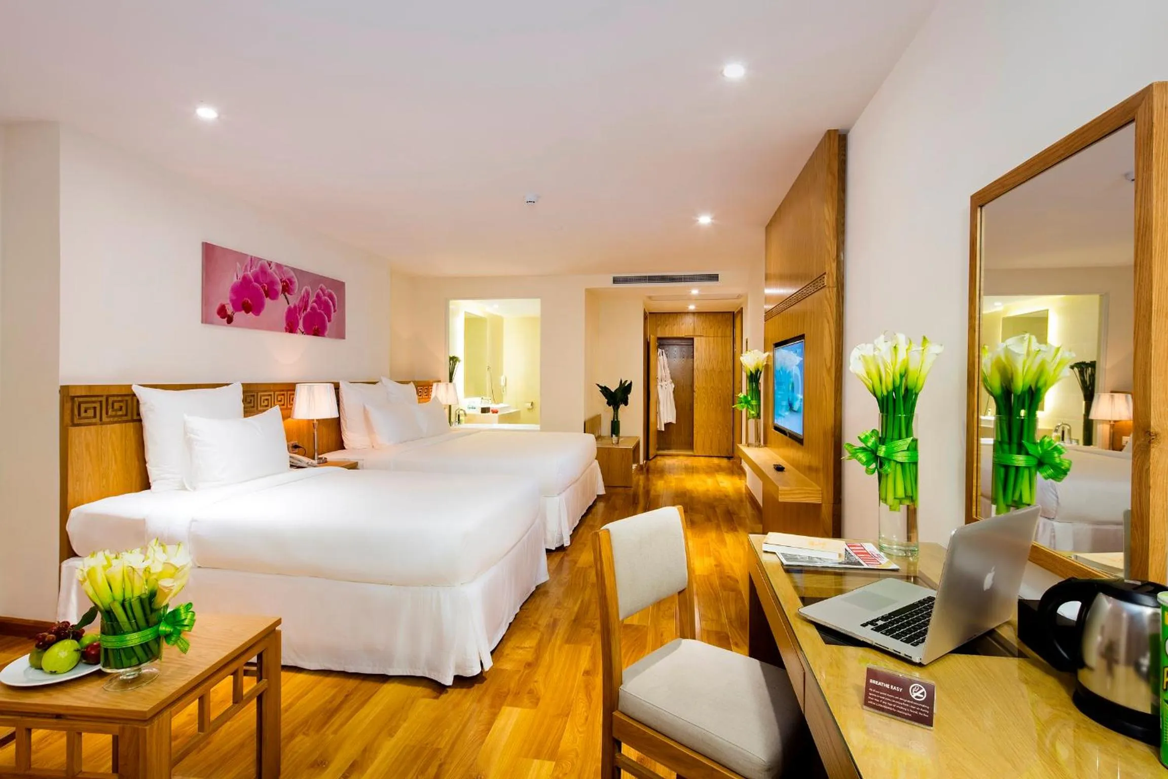 Photo of the whole room, Bed in Rosaka Nha Trang Hotel