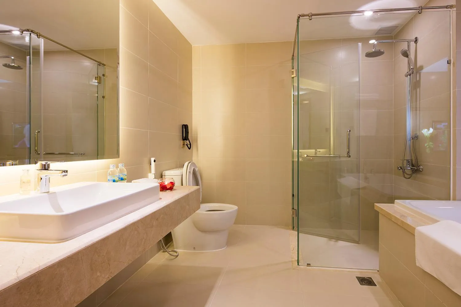 Bathroom in Rosaka Nha Trang Hotel