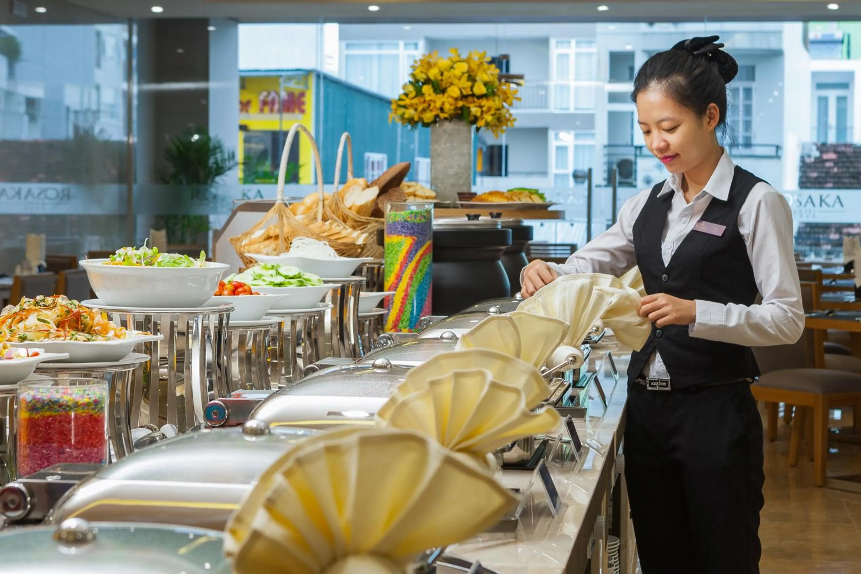 Restaurant/places to eat in Rosaka Nha Trang Hotel