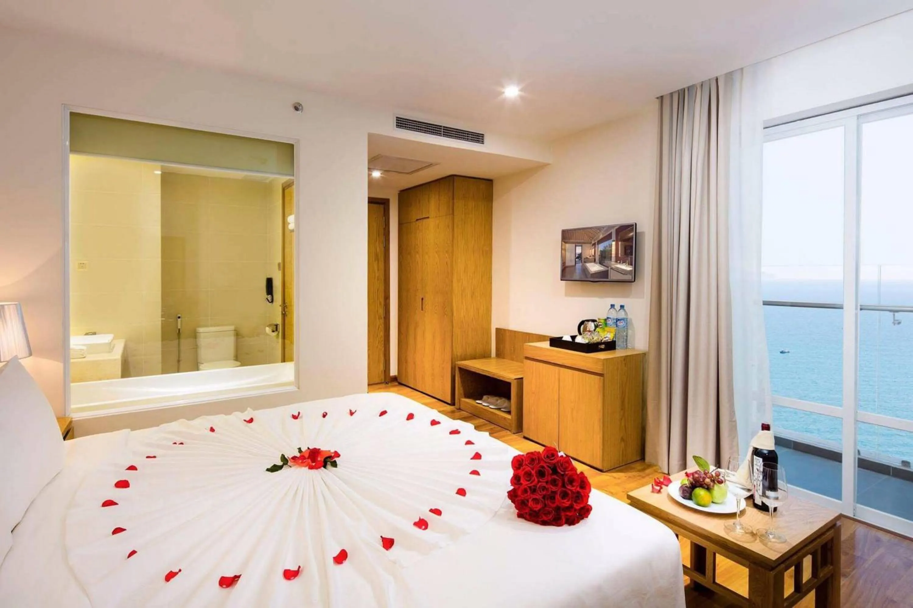 Photo of the whole room, Bed in Rosaka Nha Trang Hotel