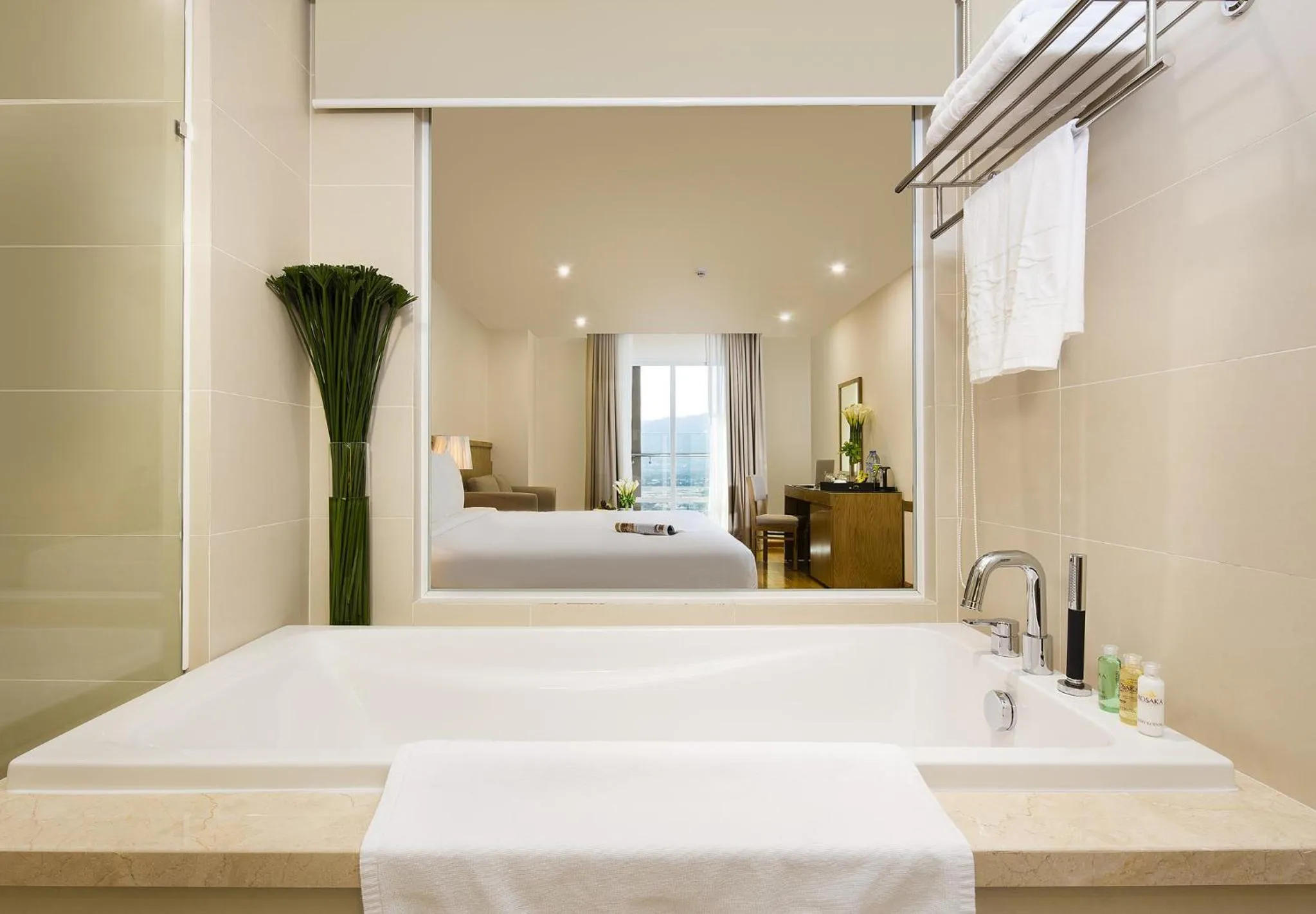 Bathroom, Bed in Rosaka Nha Trang Hotel
