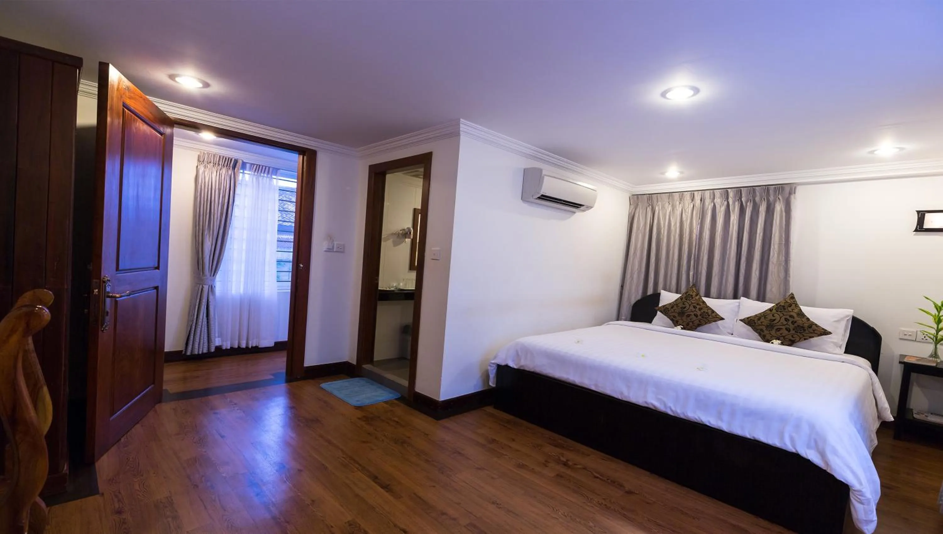 Photo of the whole room in Angkor Ry Boutique