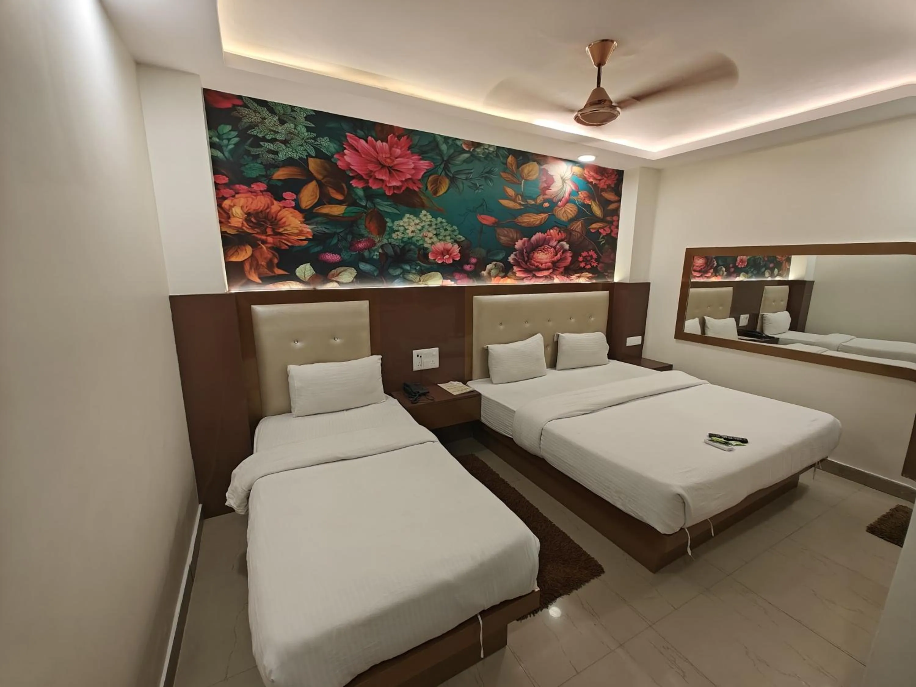 View (from property/room), Bed in Hotel Apple Villa - New Delhi