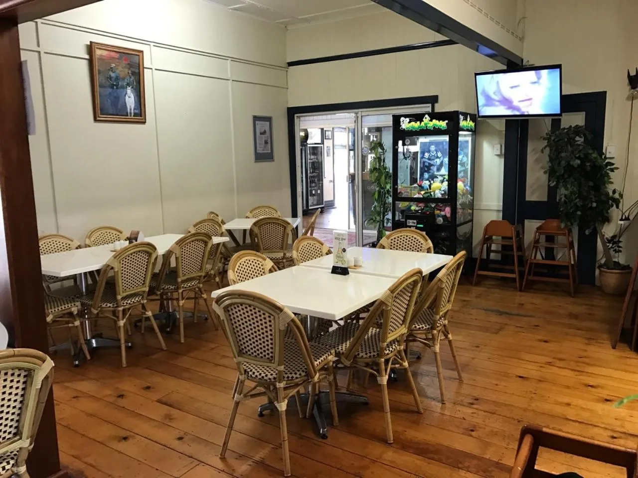 Restaurant/places to eat in Exchange Hotel Toogoolawah