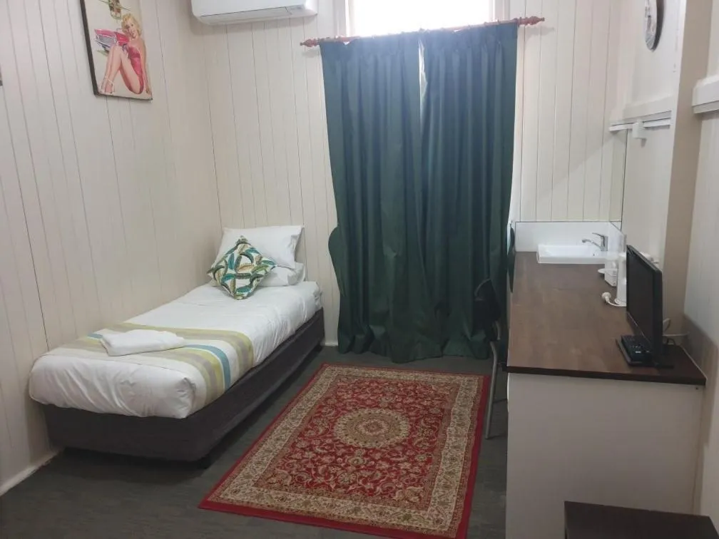 Bed in Exchange Hotel Toogoolawah