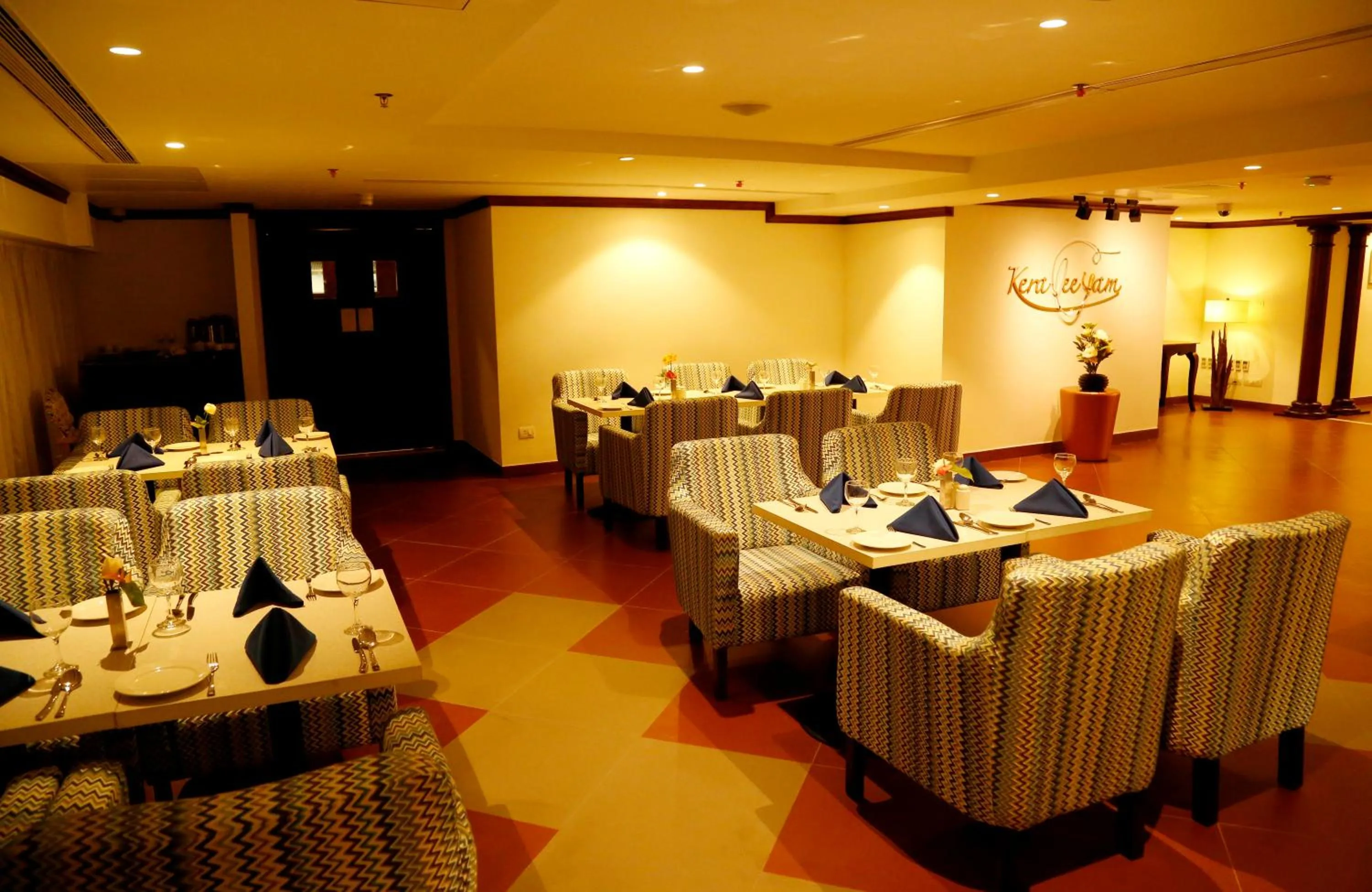 Restaurant/places to eat in The Raviz Calicut
